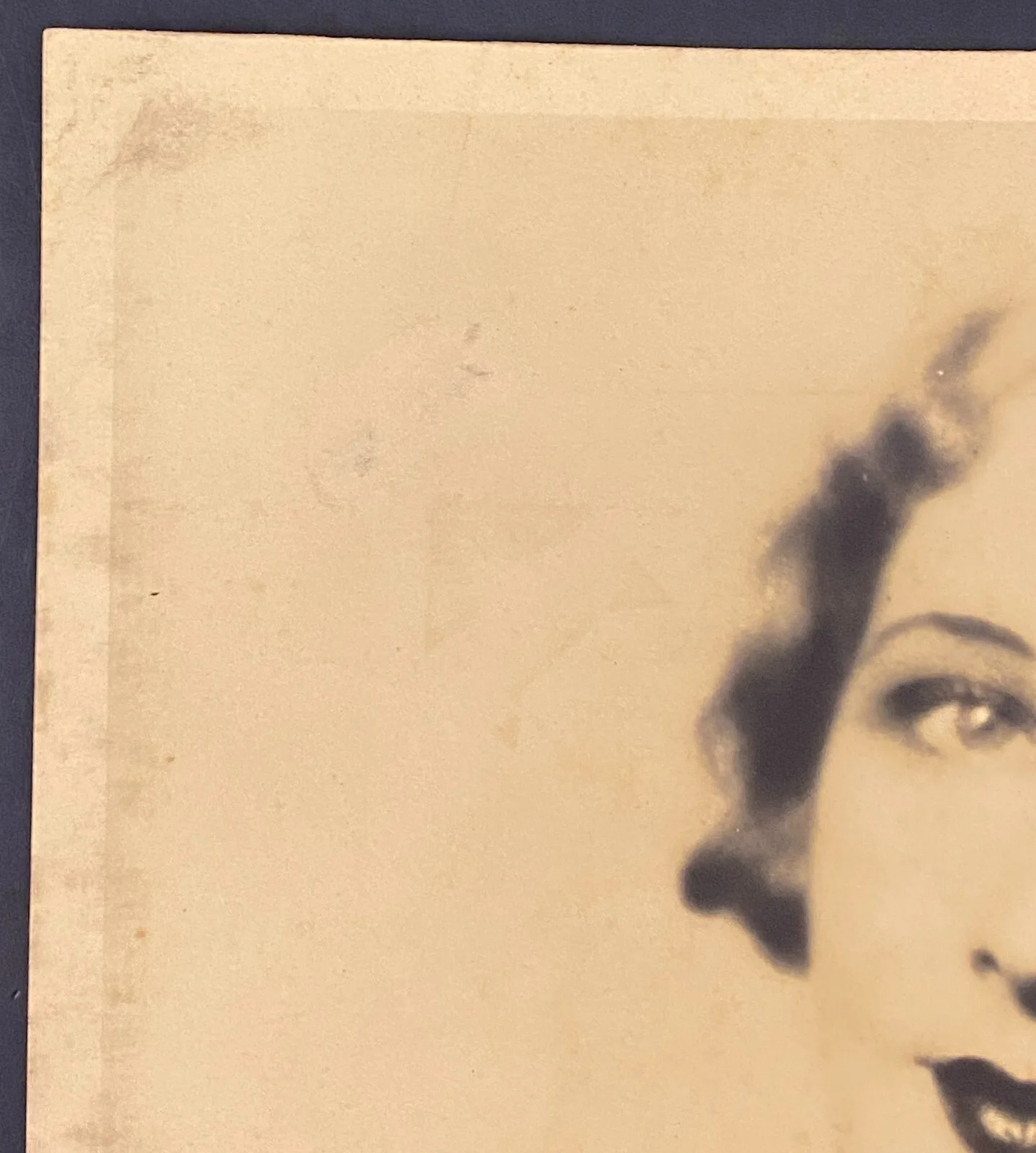 Anna Q Nilsson, Silent Film Star, Hand Autograph on a Black and White Photo, image 3