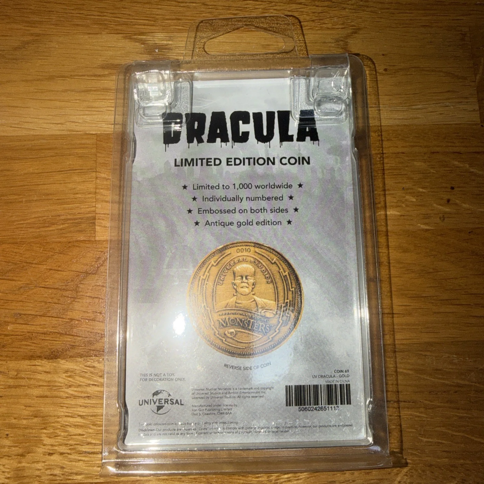 Dracula / Monsters Limited Edition Antique good Coin 2018 ZBox Loot Exclusive, image 2
