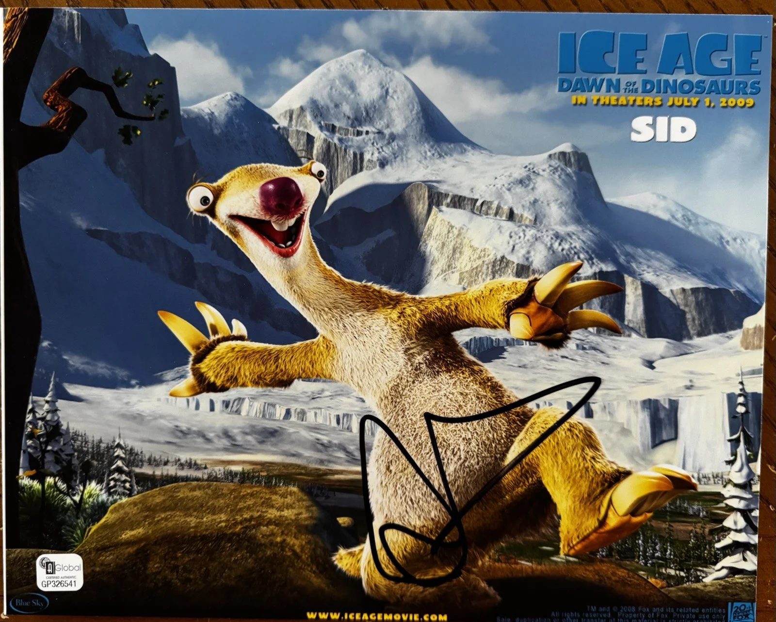 John Leguizamo — John Leguizamo Signed 8 X 10 Photo Ice Age Movie GA COA