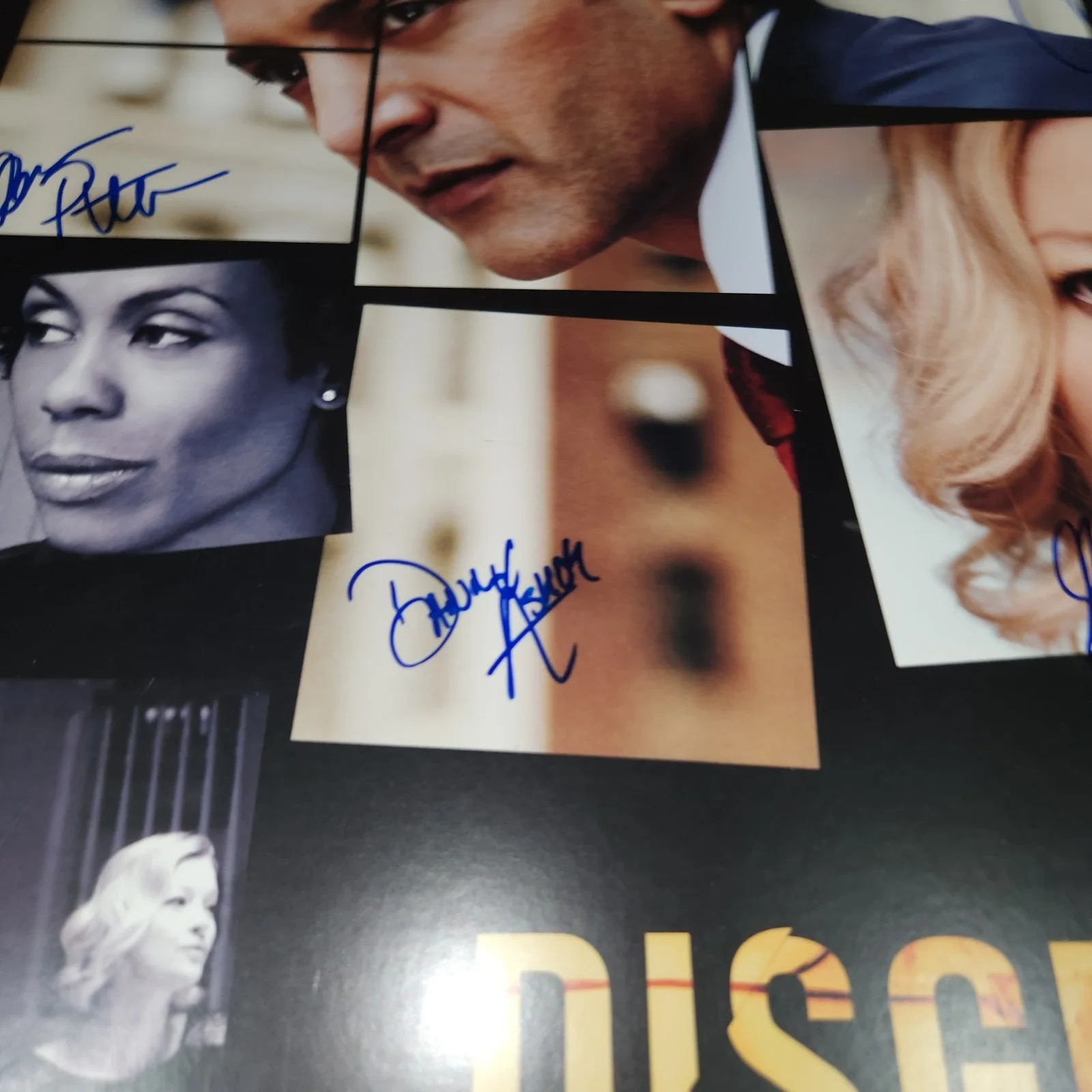 22" x 14" Cast Signed Disgraced Broadway Movie Poster, 5 Autographs, изображение 2