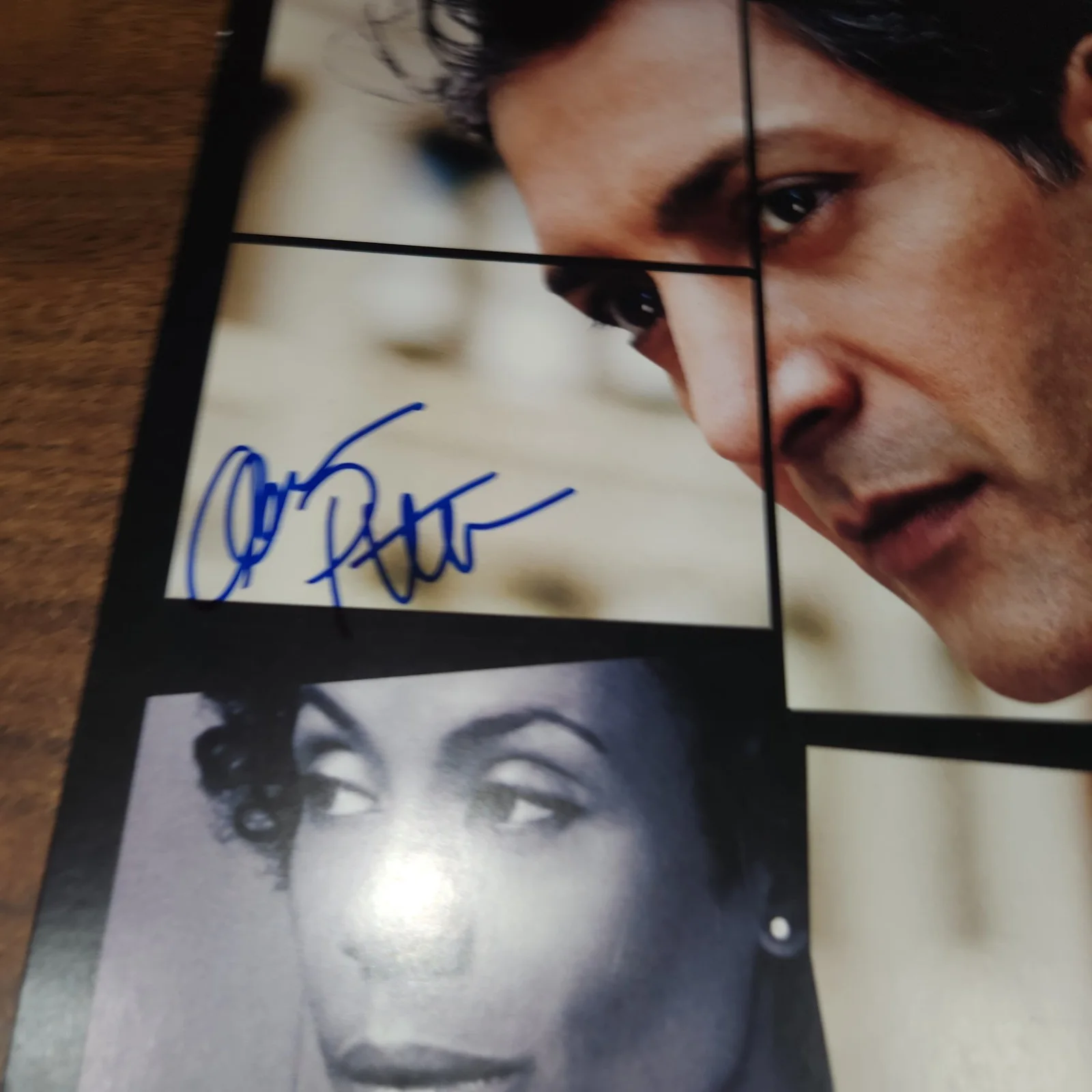 22" x 14" Cast Signed Disgraced Broadway Movie Poster, 5 Autographs, изображение 4