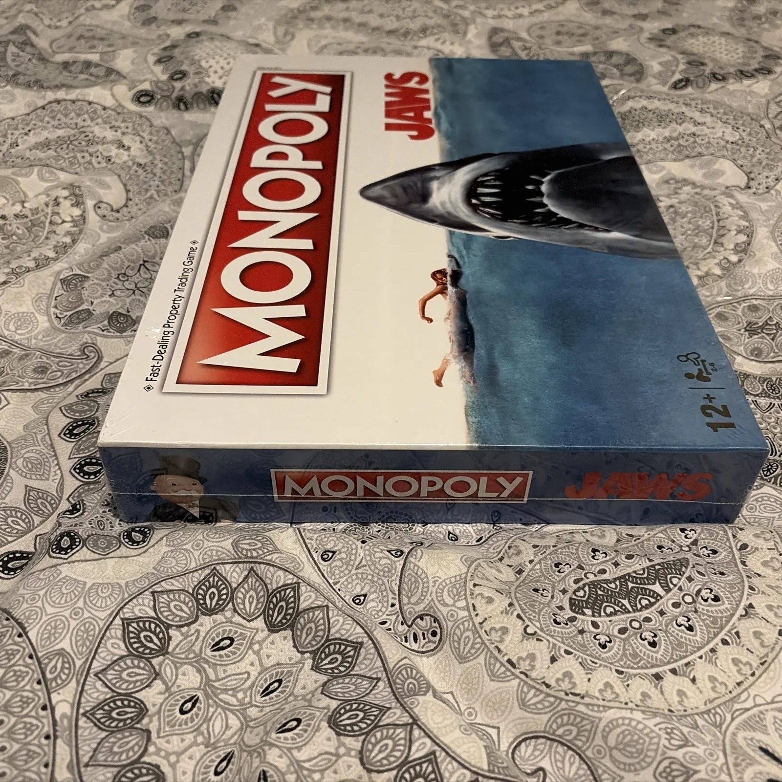 STEVEN SPIELBERG JAWS EDITION MONOPOLY BOARDGAME NEW & SEALED QUINT HOOPER BRODY, image 5