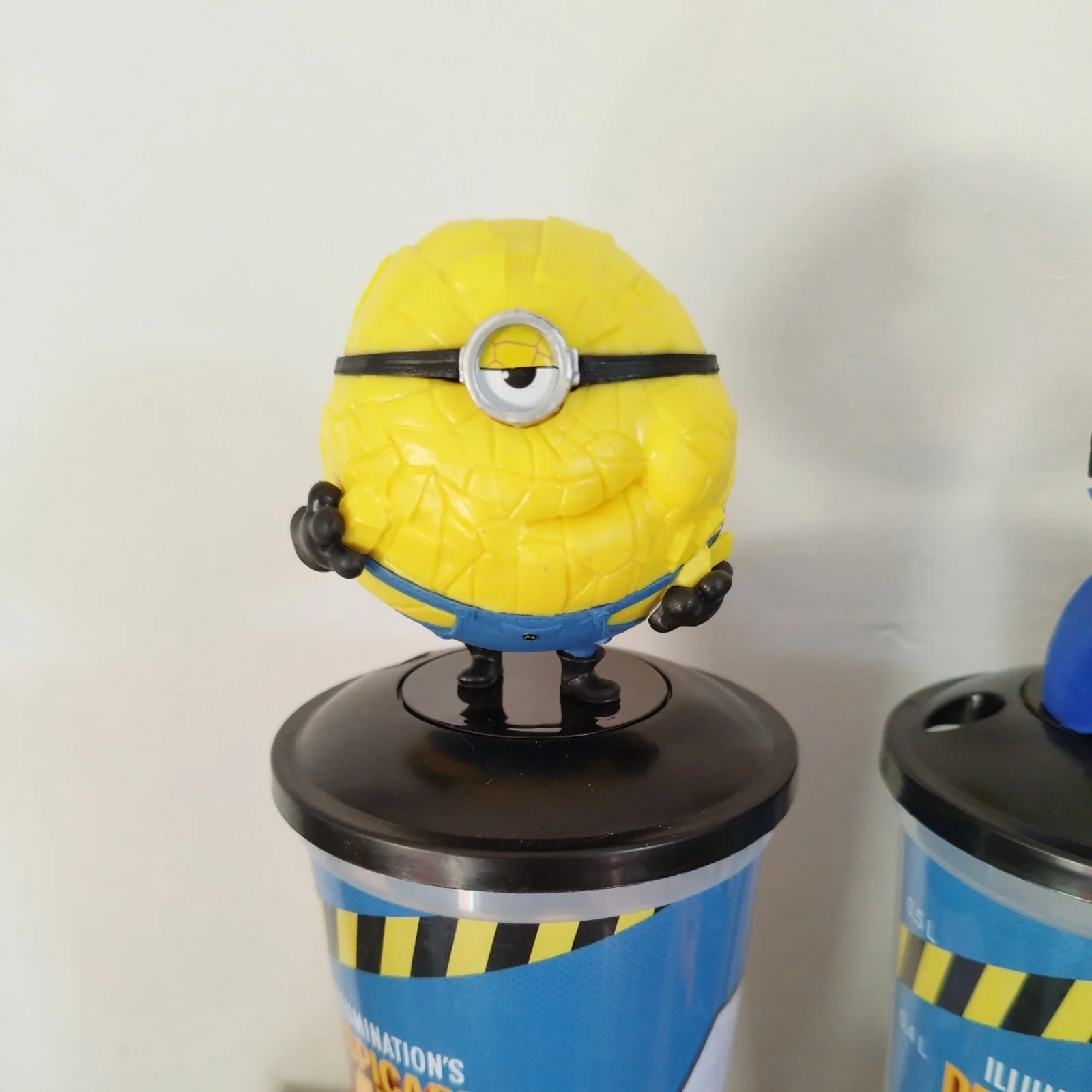 Set of 4 - Despicable Me 4 Cinema Promo Cups and toppers (no straws) - minions, изображение 2