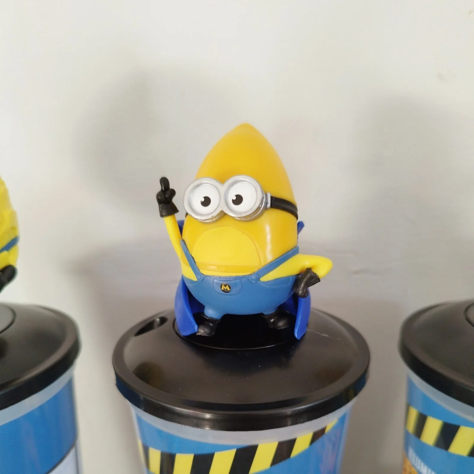 Set of 4 - Despicable Me 4 Cinema Promo Cups and toppers (no straws) - minions, изображение 3