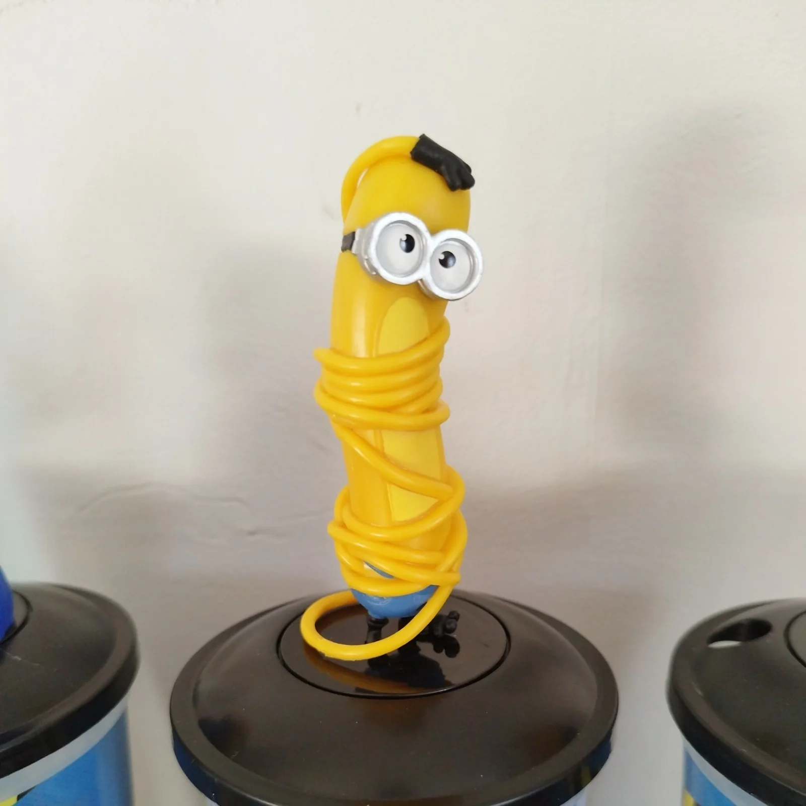 Set of 4 - Despicable Me 4 Cinema Promo Cups and toppers (no straws) - minions, изображение 4