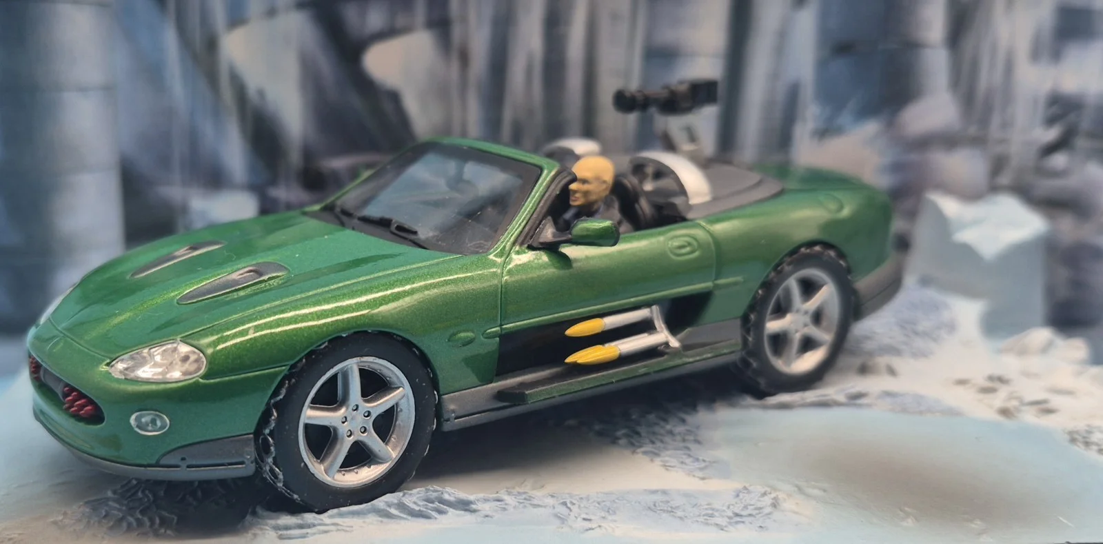 JAMES BOND 007 DIE ANOTHER DAY ZAO DISPLAY DIORAMA MOVIE SCENE 1:43 SCALE MODEL, image 2