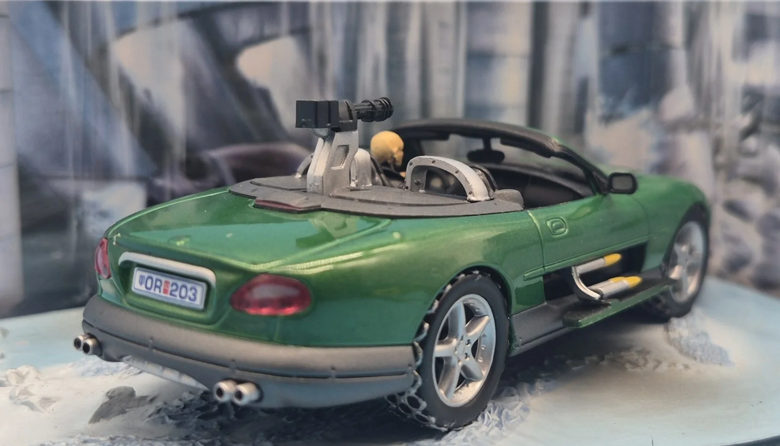 JAMES BOND 007 DIE ANOTHER DAY ZAO DISPLAY DIORAMA MOVIE SCENE 1:43 SCALE MODEL, image 3