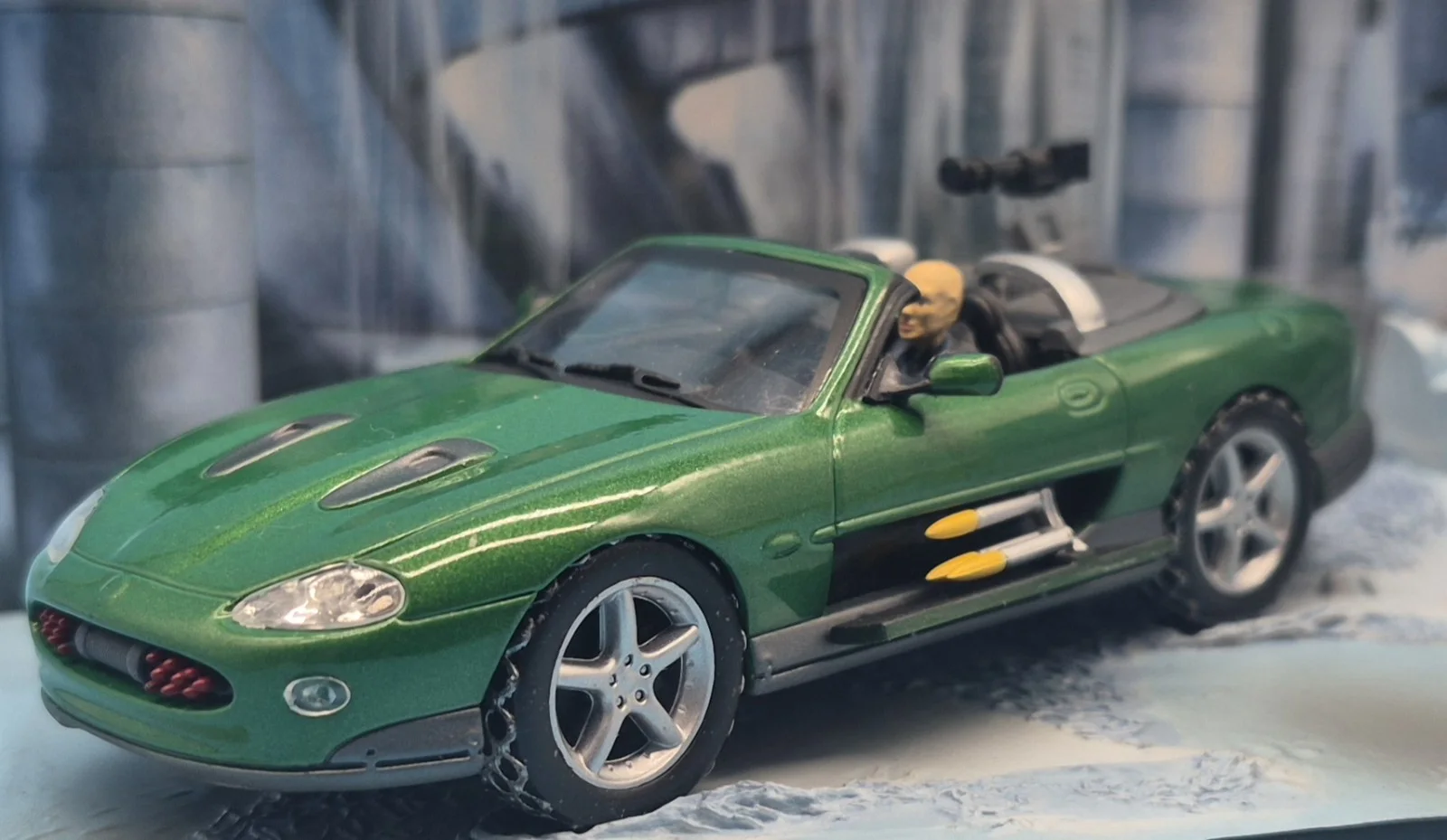 JAMES BOND 007 DIE ANOTHER DAY ZAO DISPLAY DIORAMA MOVIE SCENE 1:43 SCALE MODEL, image 4