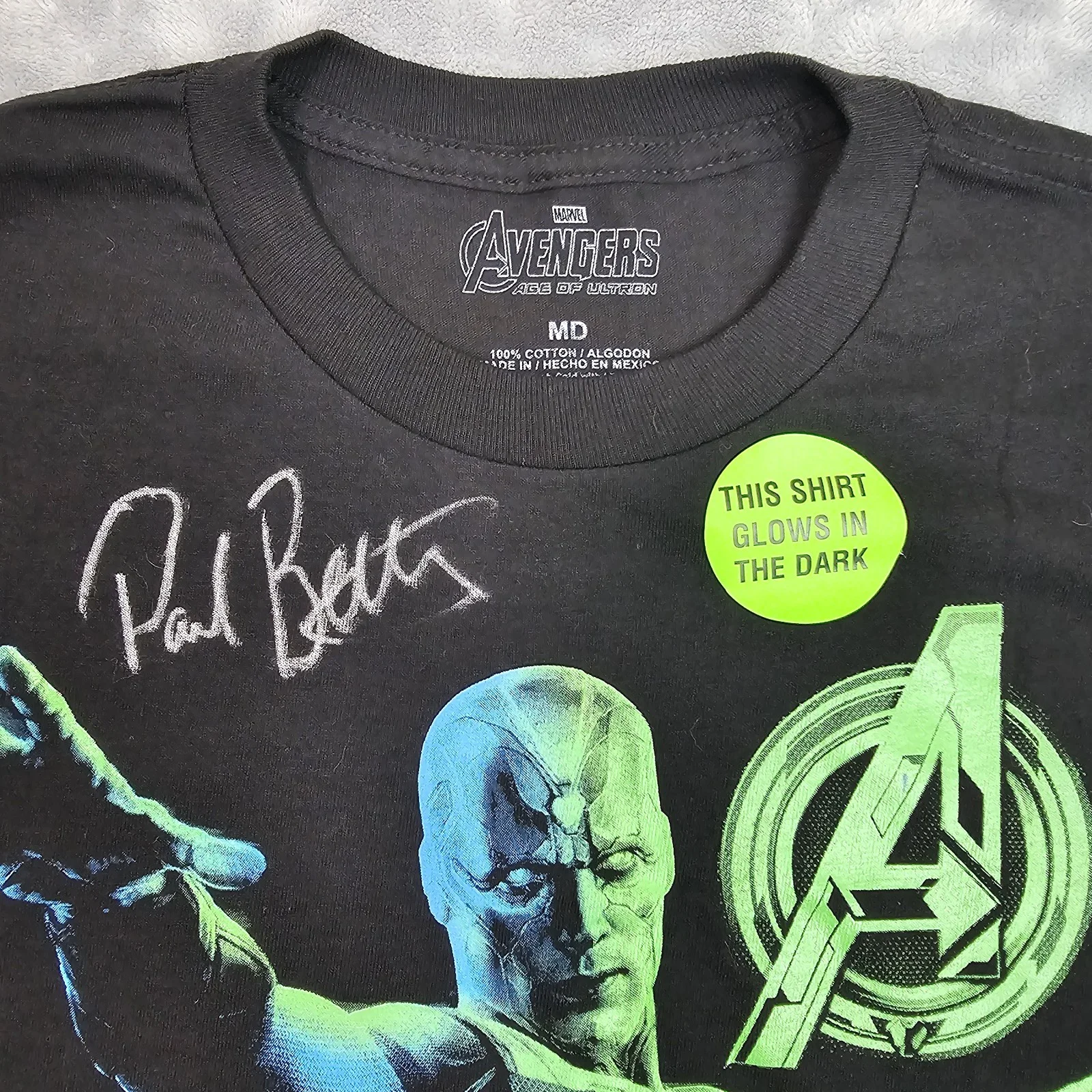 Paul Bettany Signed Shirt Autograph Memorabilia Vision Marvel, image 2