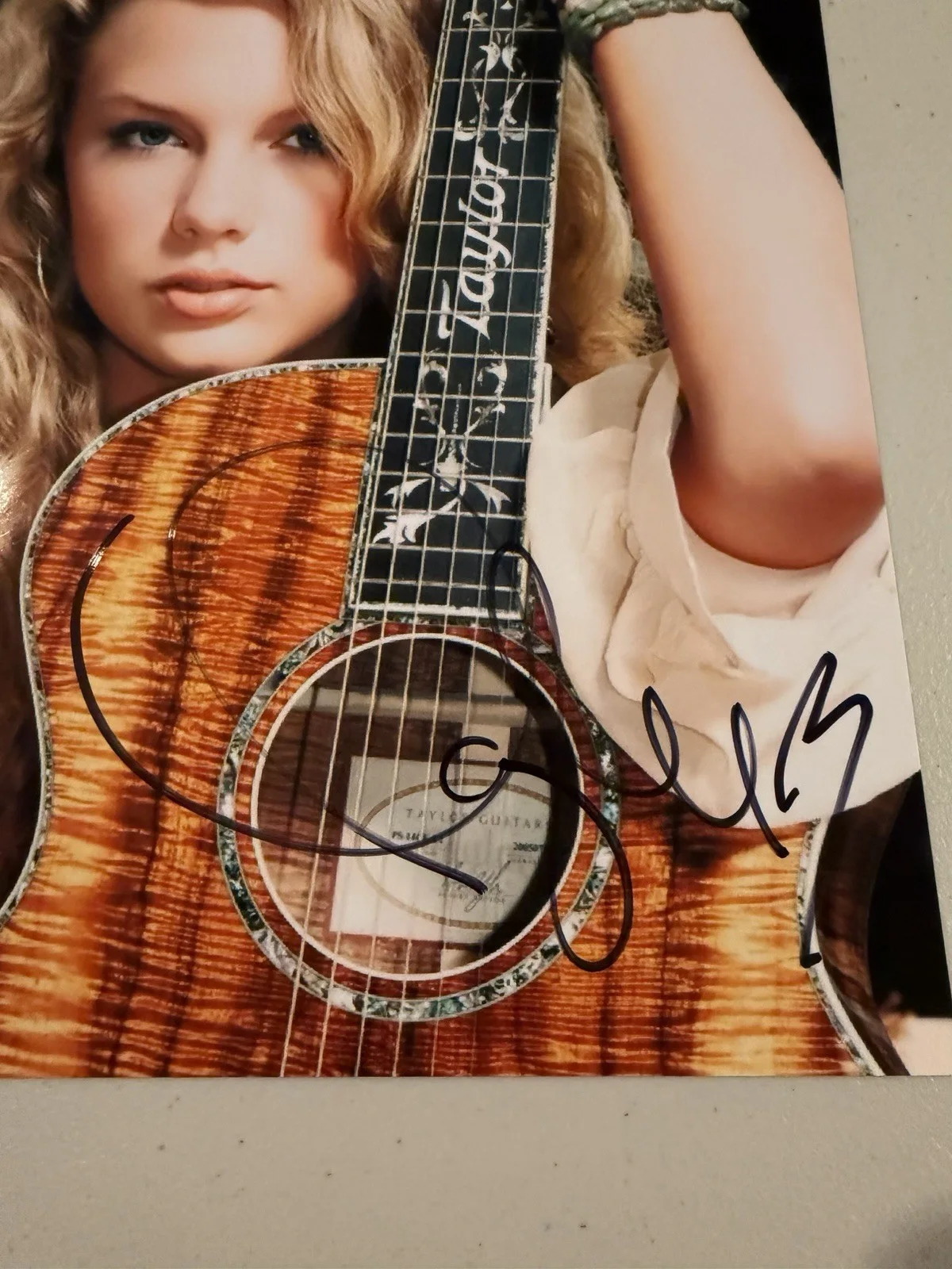 taylor swift hand signed photo debut Era, image 2