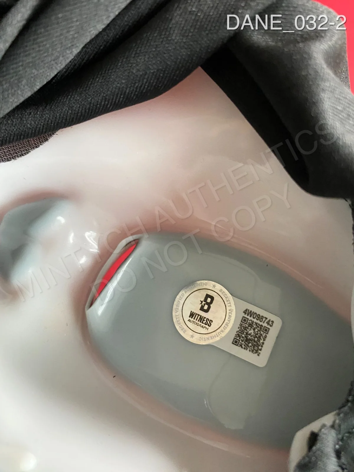 Kraig Dane — Kraig Dane autographed signed Ghost Face Fun World Mask Scream 7 Beckett COA, image 2