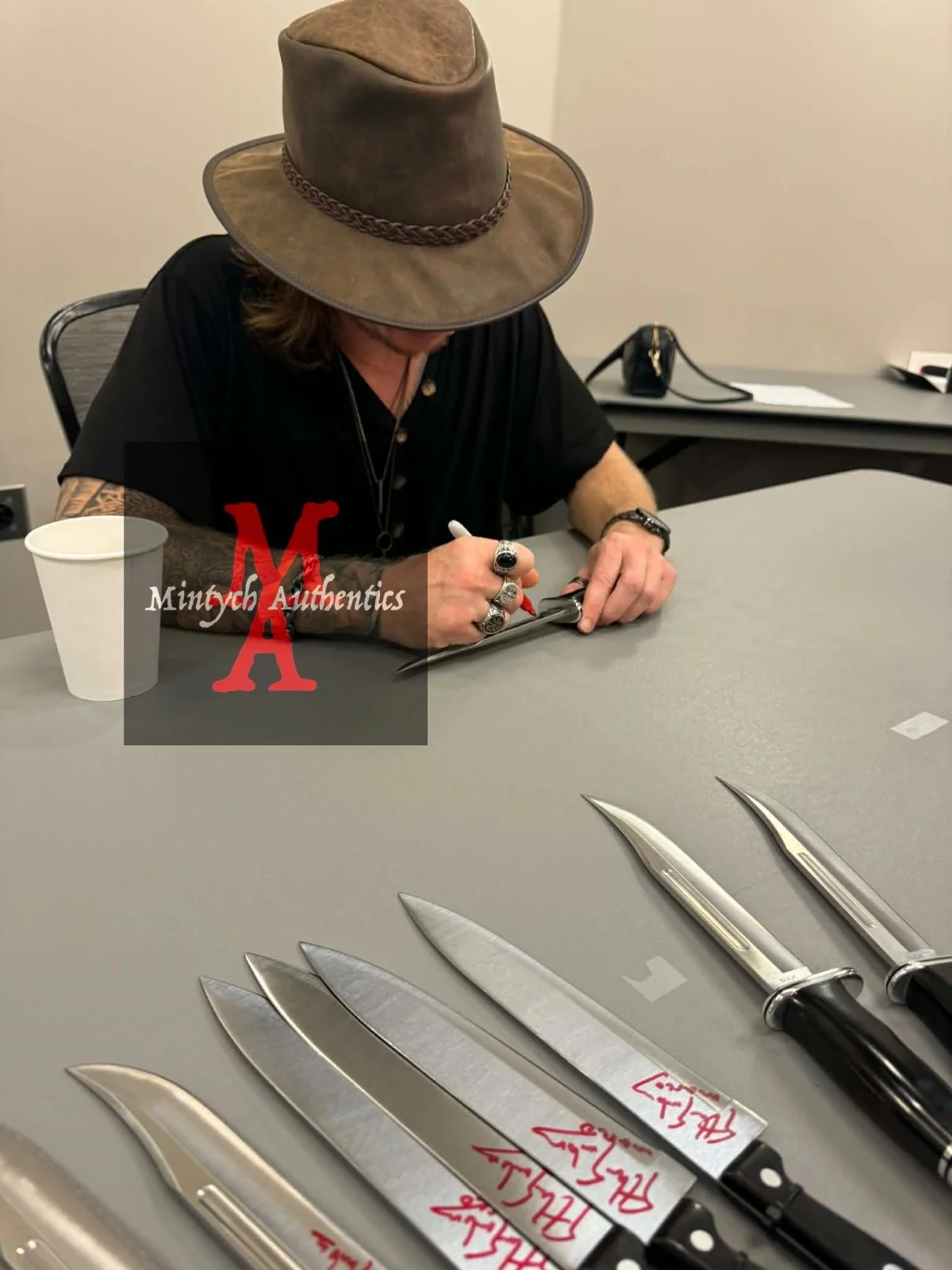 Kraig Dane — Kraig Dane autographed signed Ghost Face Fun World Mask Scream 7 Beckett COA, image 4