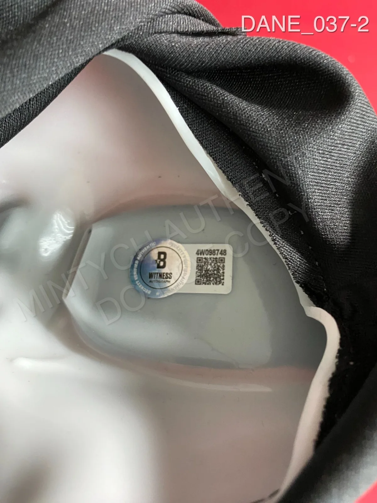 Kraig Dane — Kraig Dane autographed signed Ghost Face Fun World Mask Scream 7 Beckett COA, image 2