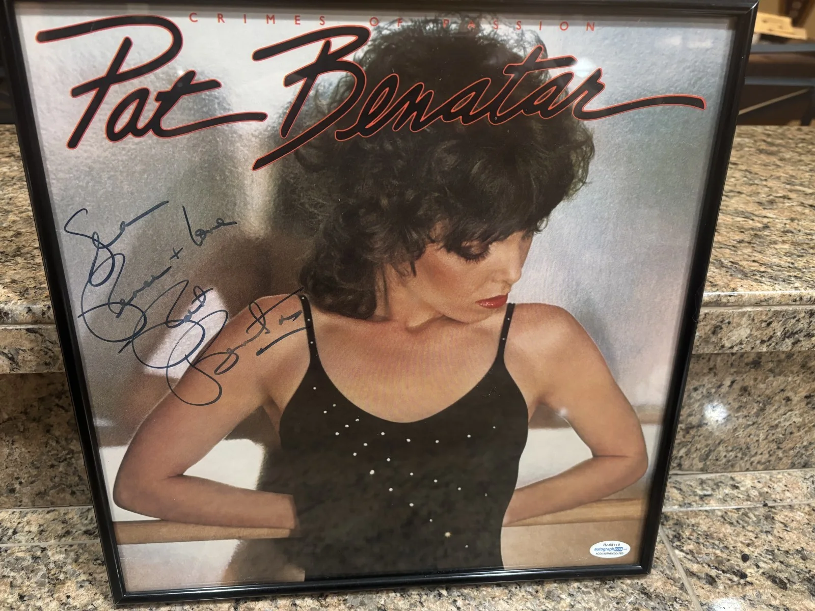 Pat Benatar — * PAT BENATAR * signed "Crimes of Passion" album cover / ACOA Authenticated