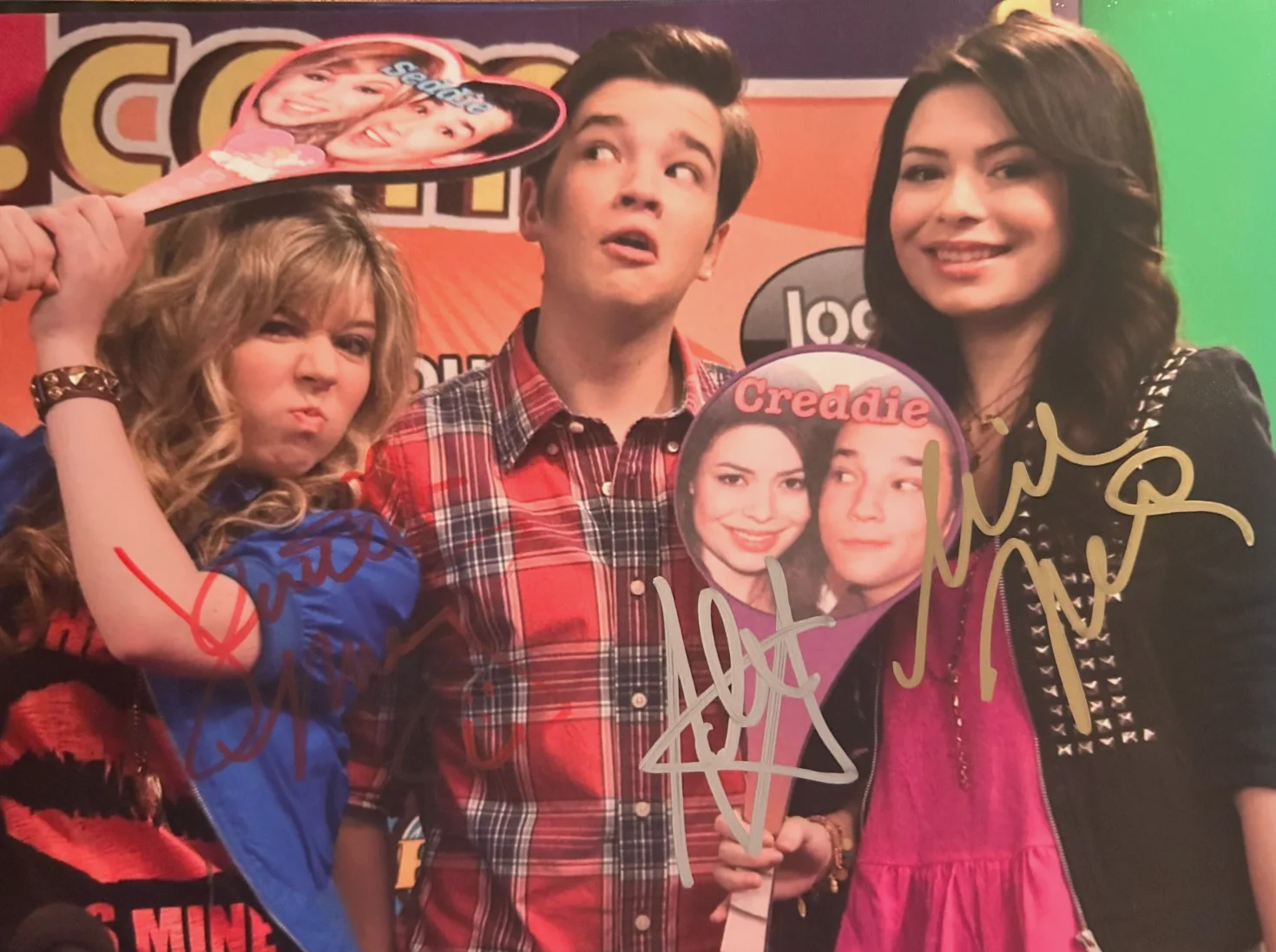 Miranda Cosgrove, Jennette McCurdy, Nathan Kress — iCARLY Cast Signed x3 (Miranda Cosgrove) 8x10" GENUINE Original Autographs w/COA, изображение 3