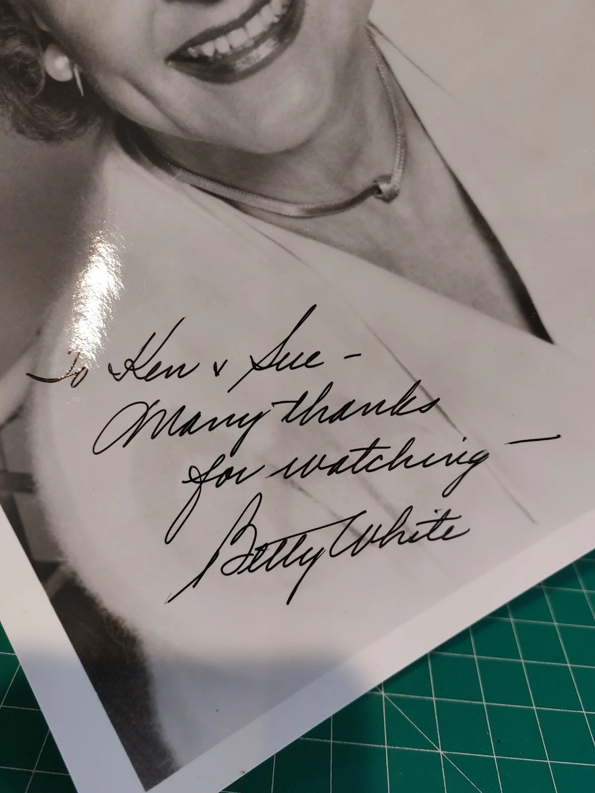 Betty White — Hand signed 8 x 10 Photo Betty White Autograph Personalized, image 2