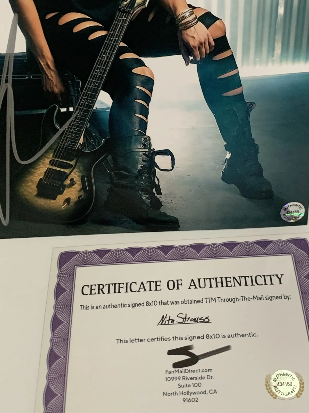 Nita Strauss (Rock Guitar Artist) Signed Autographed 8x10 photo - AUTO w/COA, изображение 2