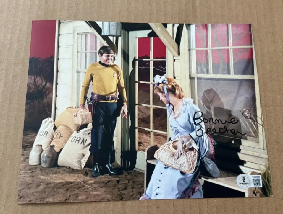 BONNIE BEECHER — BONNIE BEECHER SIGNED STAR TREK 8X10 PHOTO BECKETT BAS HAND SIGNED