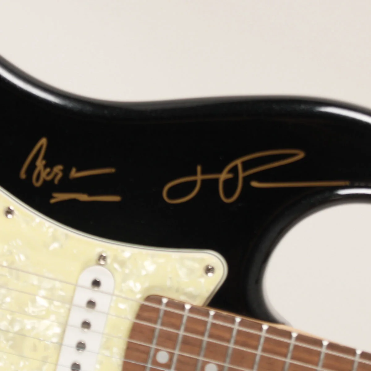 Robert Cray Band Signed Guitar Starcaster (4 Sigs.) - COA JSA, image 2