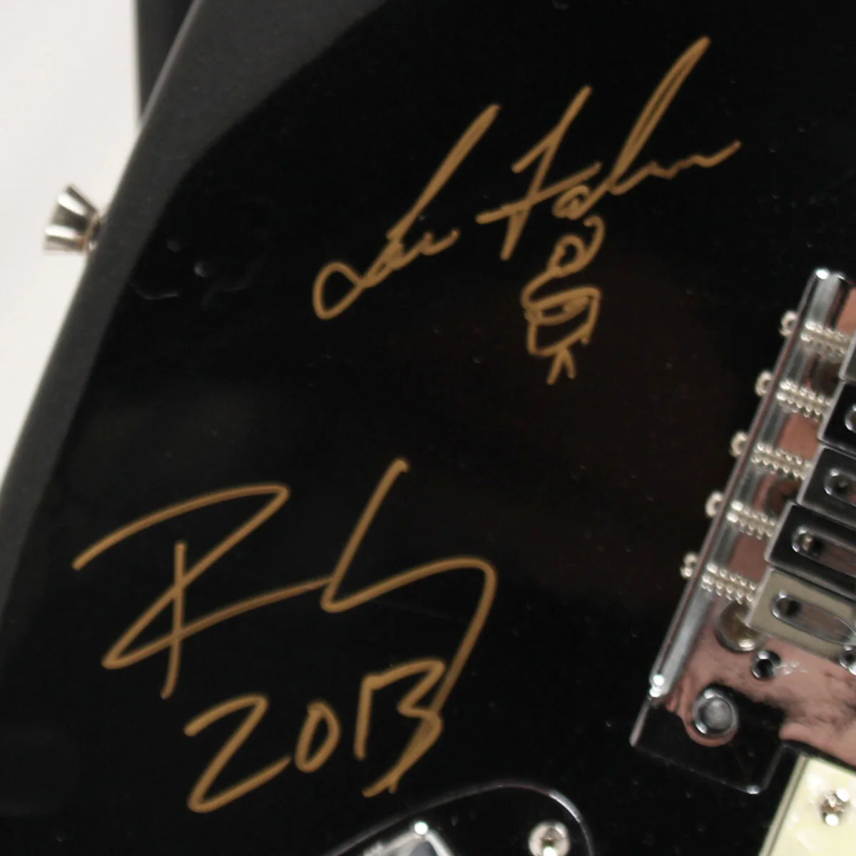 Robert Cray Band Signed Guitar Starcaster (4 Sigs.) - COA JSA, image 3
