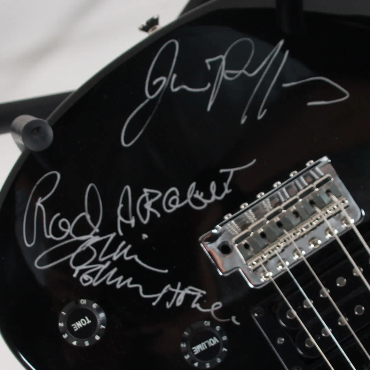 The Zombies Band Signed Guitar (5) Rod Argent, Colin Blunstone, Steve Rodford..., изображение 4