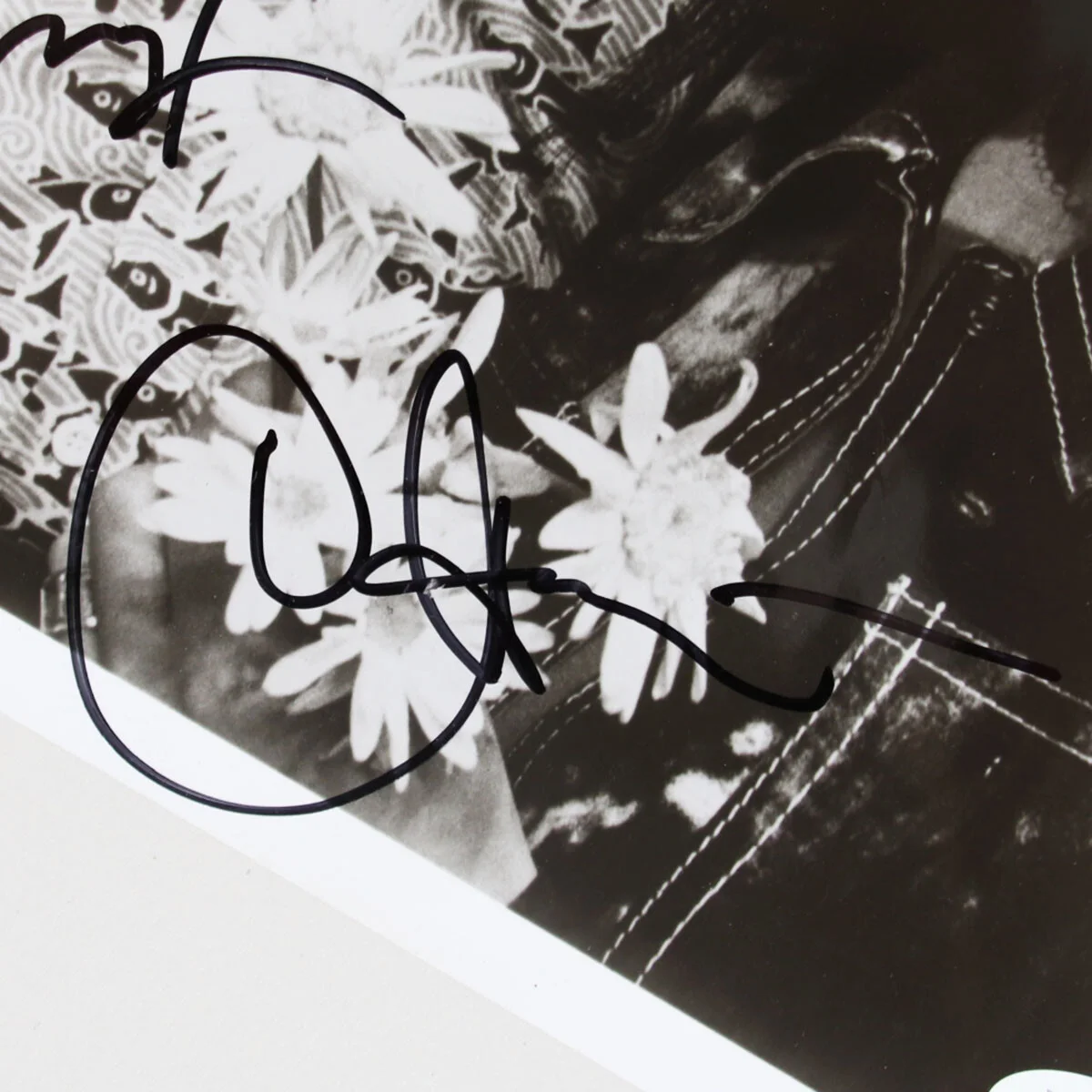 Cher & Sonny Bono Signed Photo 8x10 - COA JSA, изображение 3
