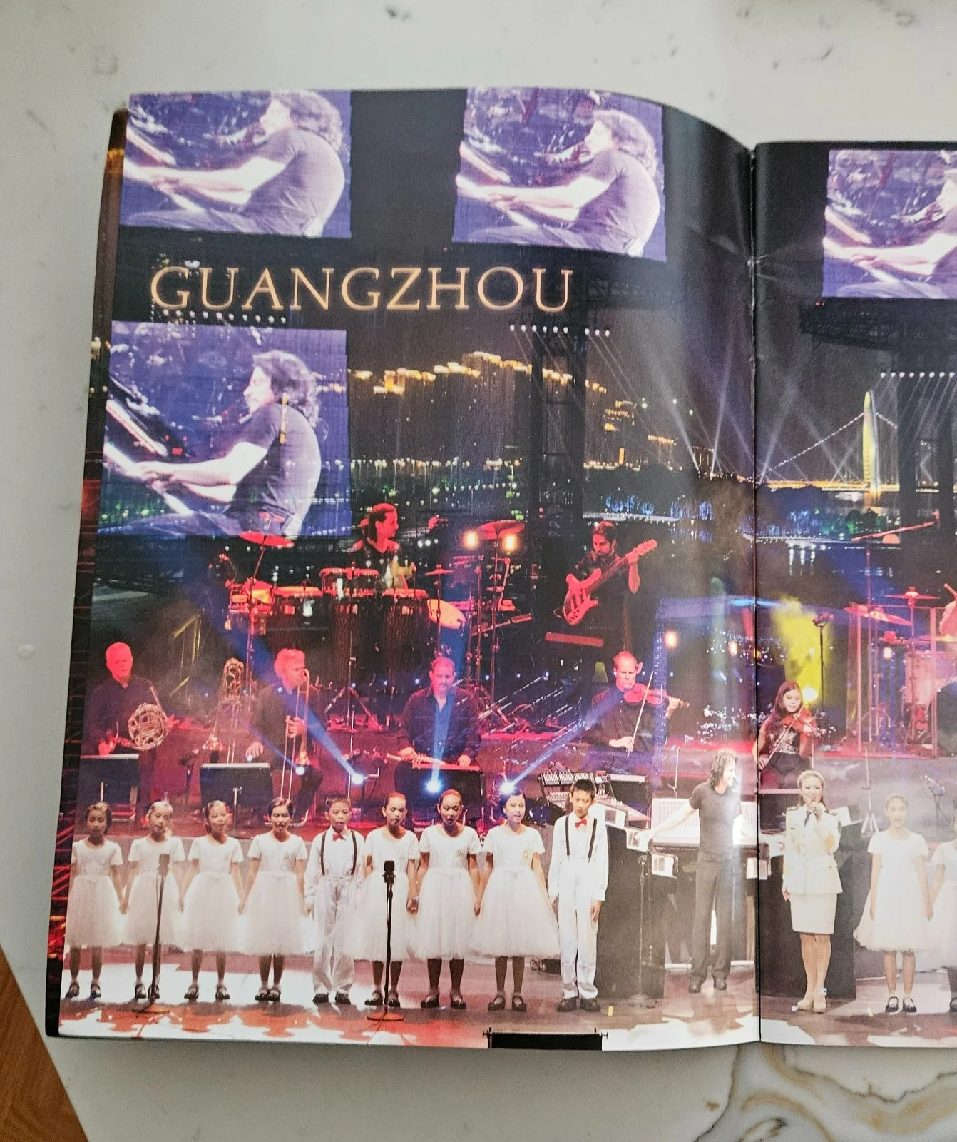 Yanni Autographed Collection – Signed Tour Program 2012 + Signed CD + VIP Pass, изображение 3