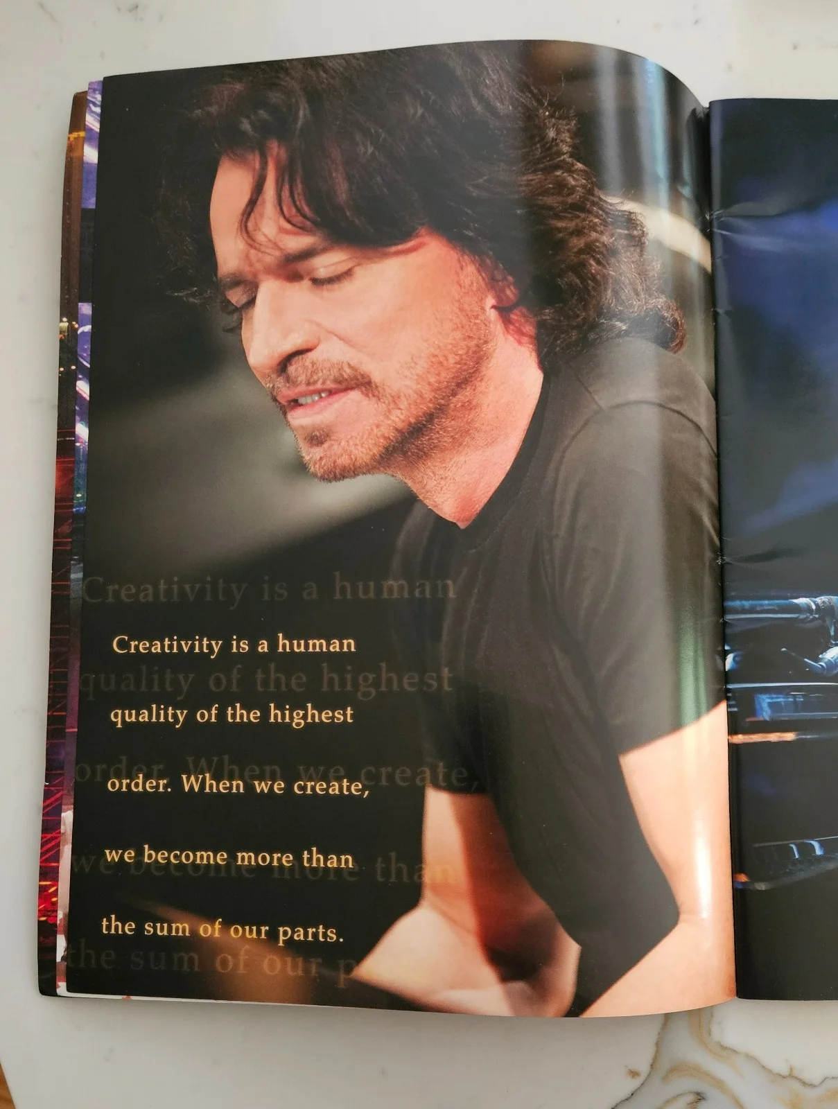Yanni Autographed Collection – Signed Tour Program 2012 + Signed CD + VIP Pass, изображение 4
