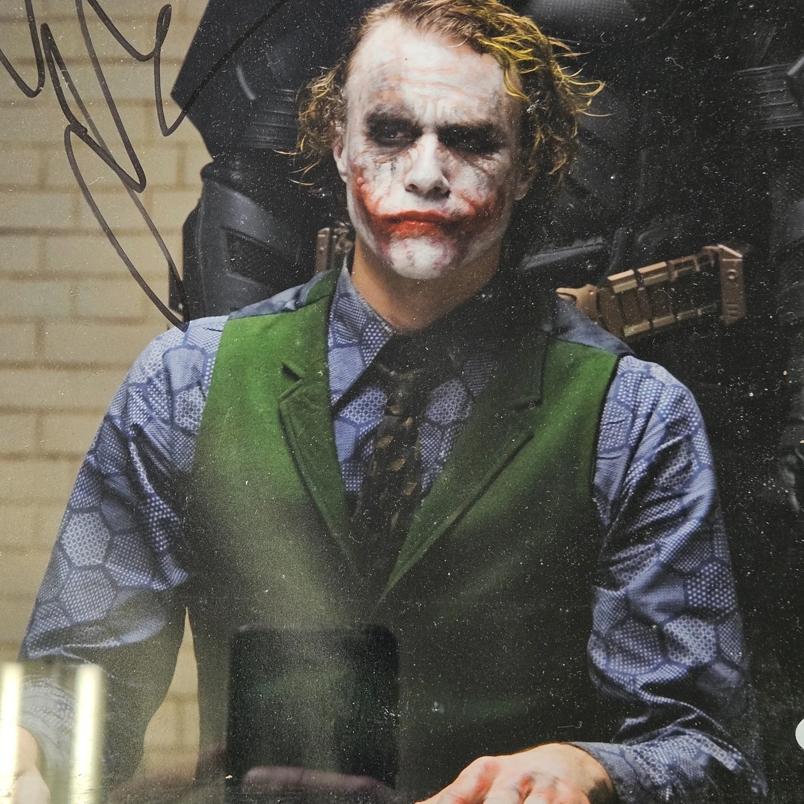 Christian Bale — Christian Bale Batman Dark Knight Autographed Photo 11x14 Heath Ledger Joker PSA, изображение 2