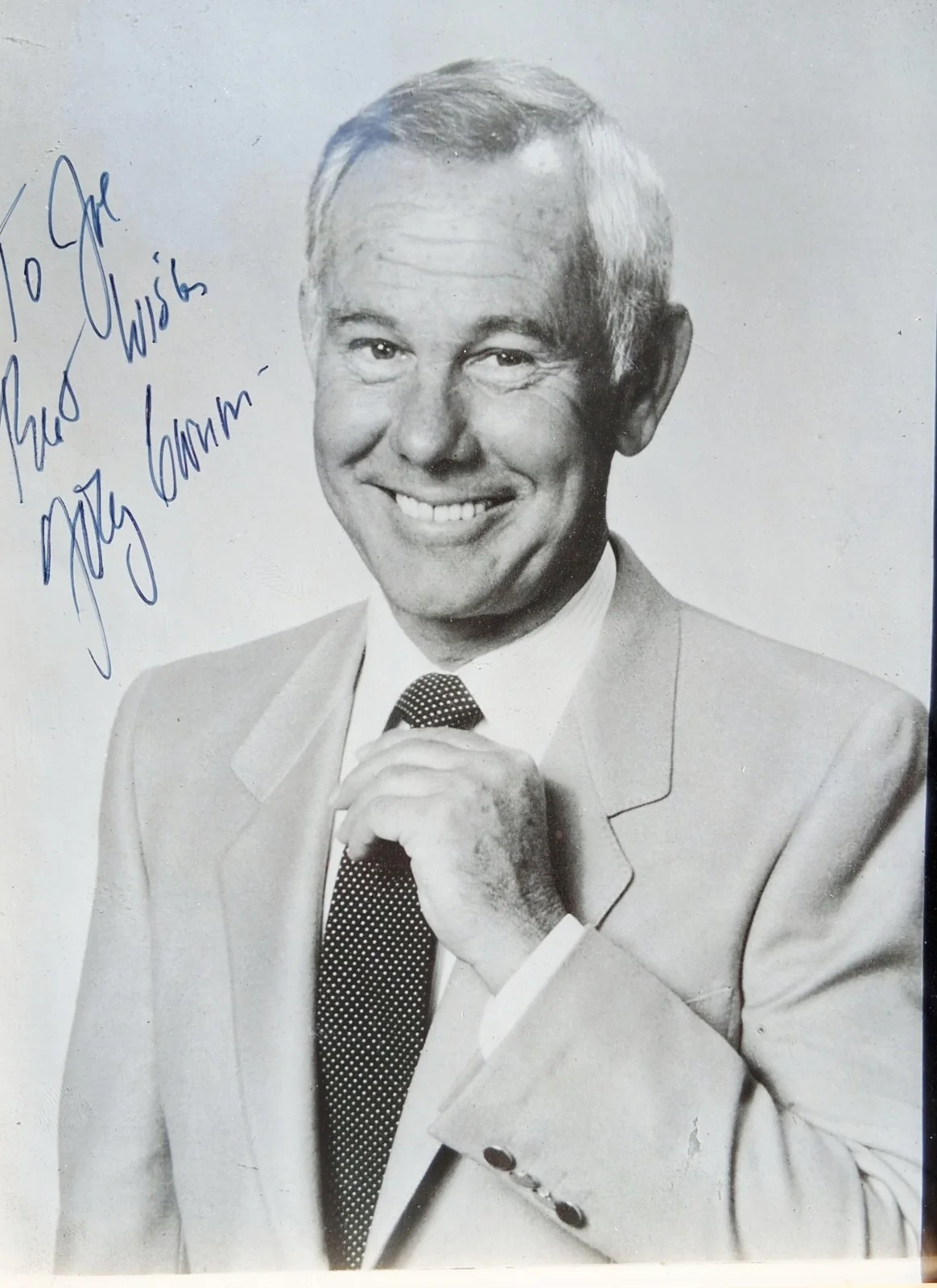 Johnny Carson — Vintage Johnny Carson Signed 8x10 Photo Autograph Beverly Hills Mercedes Prov