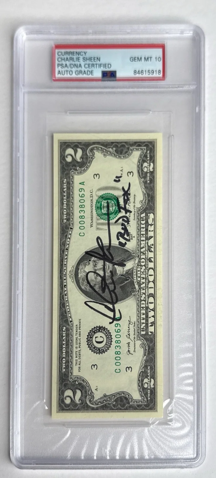 Charlie Sheen — Charlie Sheen Signed 2 Dollar Bill PSA Slabbed Auto 10 'Bed Fox' PSA 84615918, изображение 2