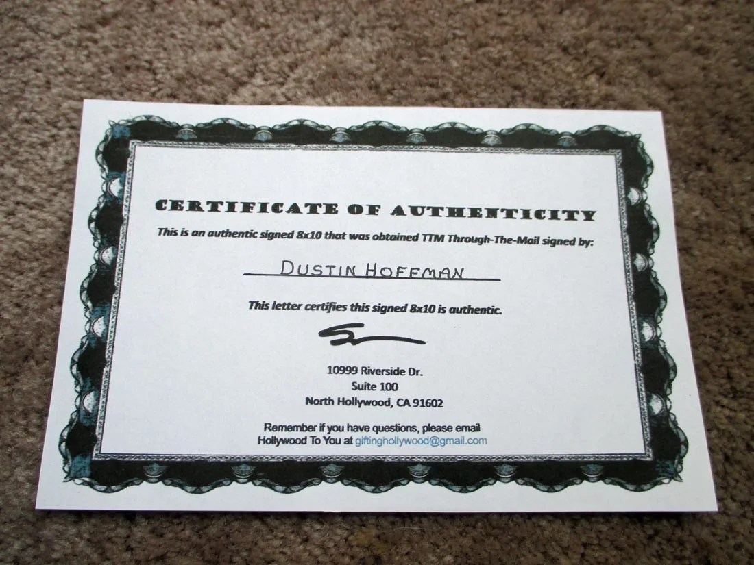 DUSTIN HOFFMAN — DUSTIN HOFFMAN AUTOGRAPHED 8X10, image 2