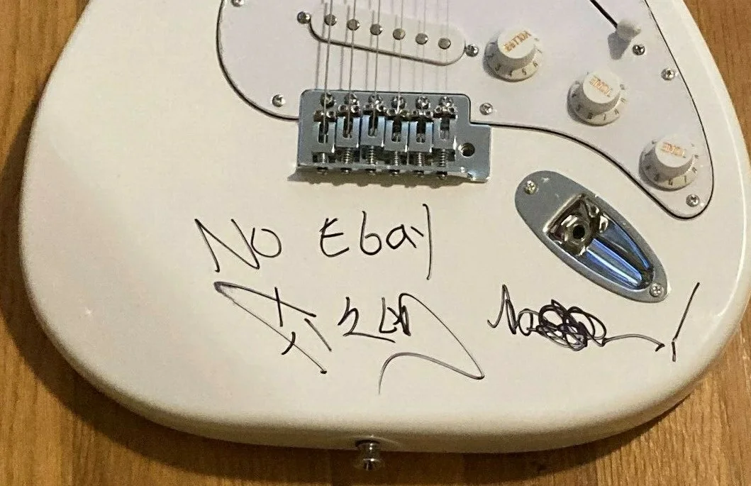 FIELDY (Reginald Arvizu) of KORN signed Electric Guitar JSA LOA W/Inscription, изображение 2