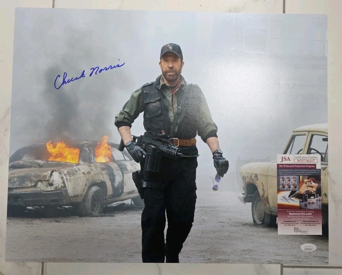 Chuck Norris — Chuck Norris 16X20 Signed "The Expendables 2" Photo JSA Certified, изображение 4