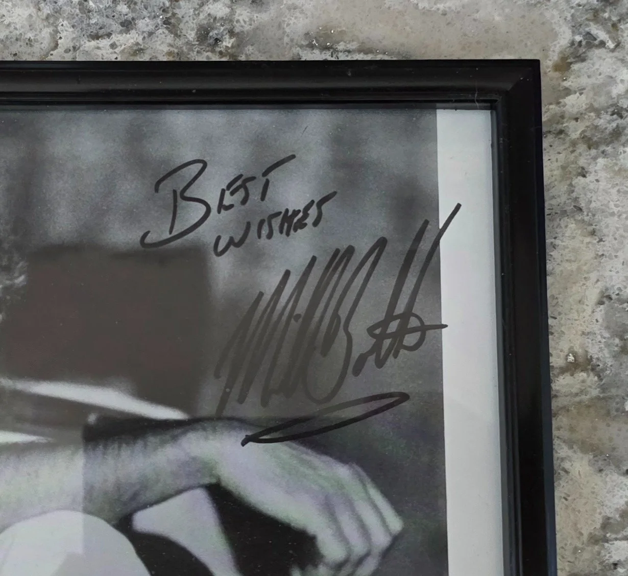 Michael Bolton Signed 8 x 10 Promo Photo - Framed w/ Official Foundation Card, изображение 2