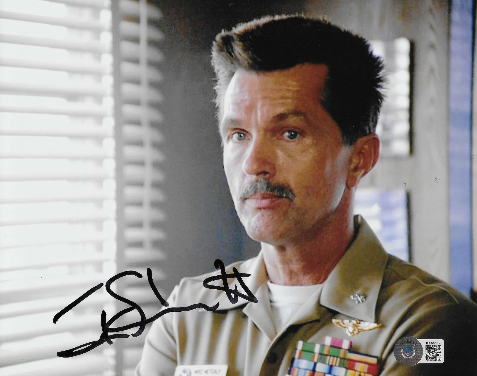 Tom Skerritt — Tom Skerritt actor signed autographed Viper Top Gun 8x10 photo,proof Beckett COA