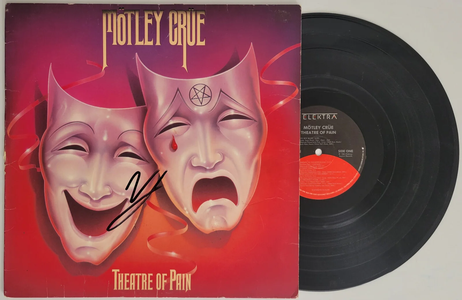 Vince Neil signed Motley Crue Theatre of Pain album vinyl record COA exact proof, изображение 2