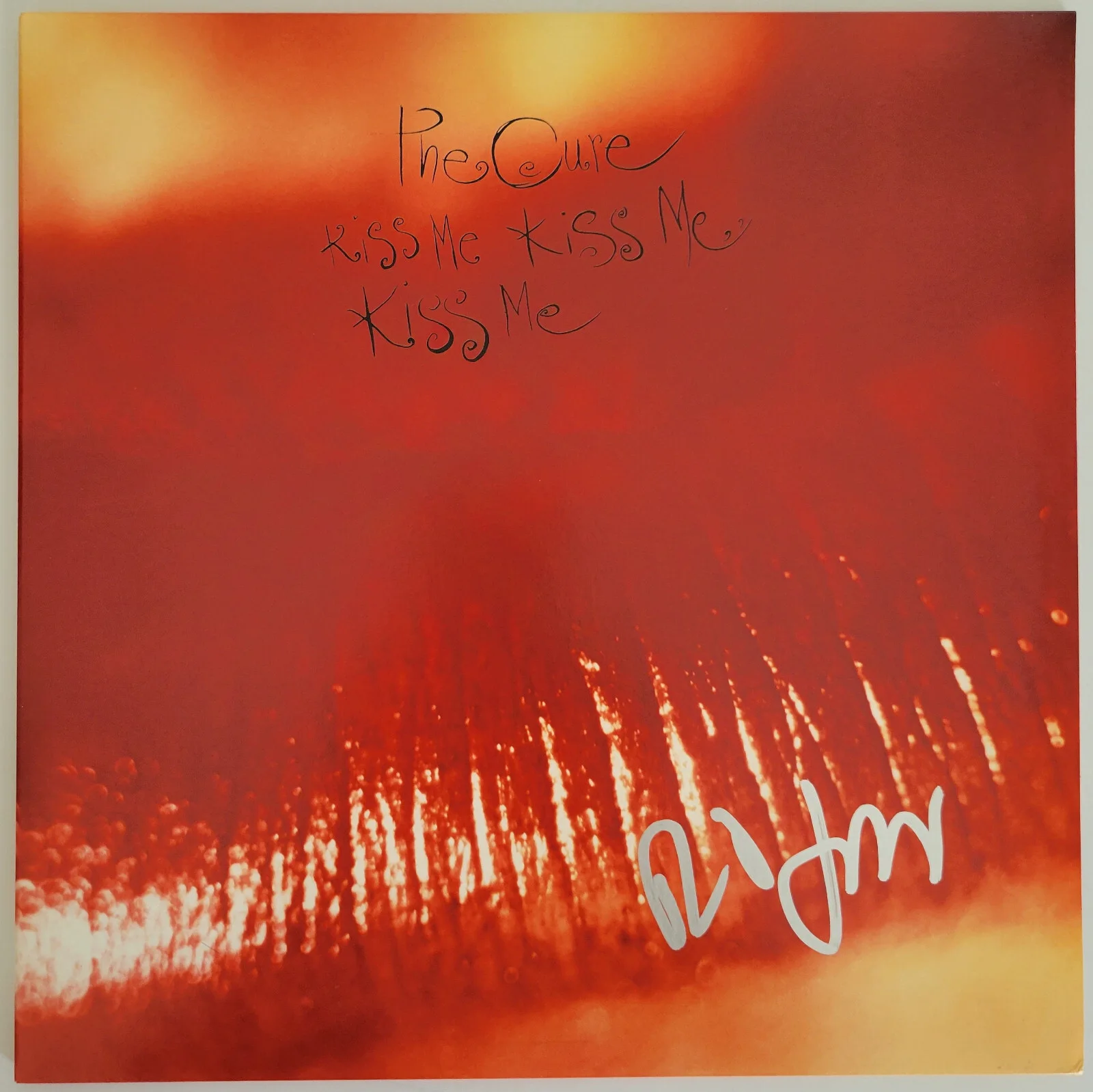 Robert Smith signed The Cure Kiss Me, Kiss Me, Kiss Me album Vinyl Record proof, изображение 3