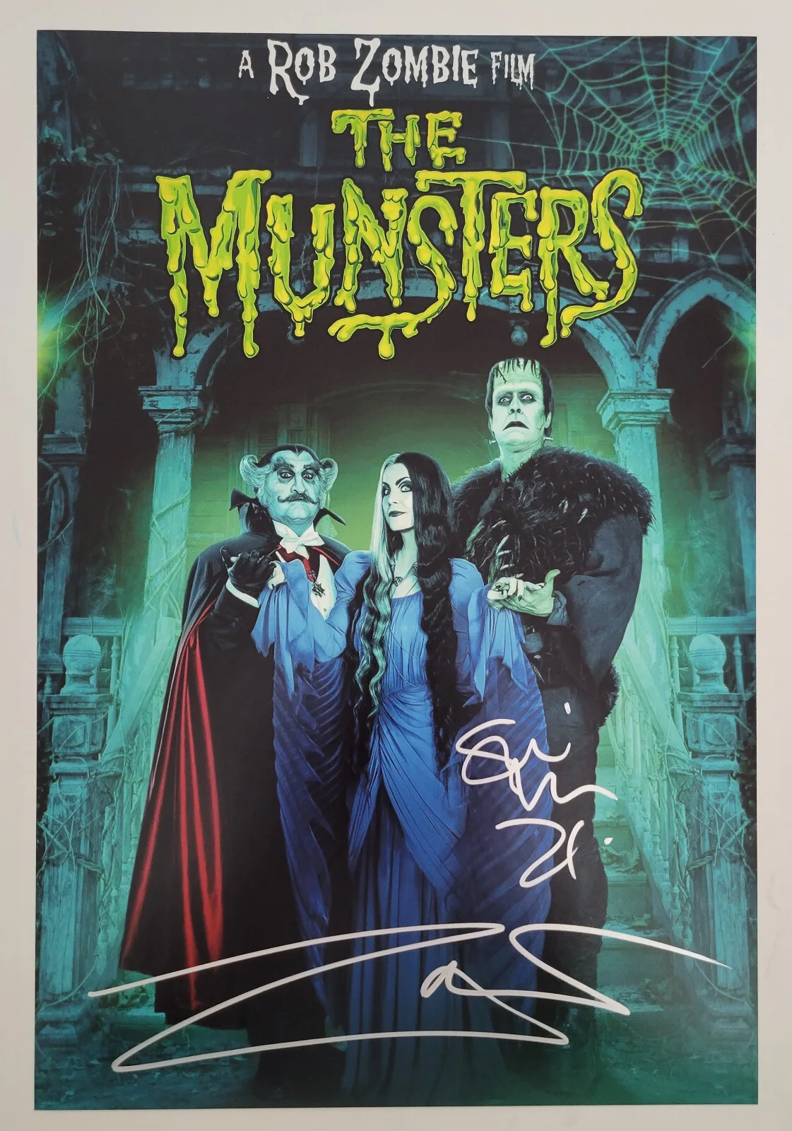 Rob Zombie — Rob Zombie Sheri Moon signed The Munsters 12x18 movie poster photo COA Proof, изображение 2