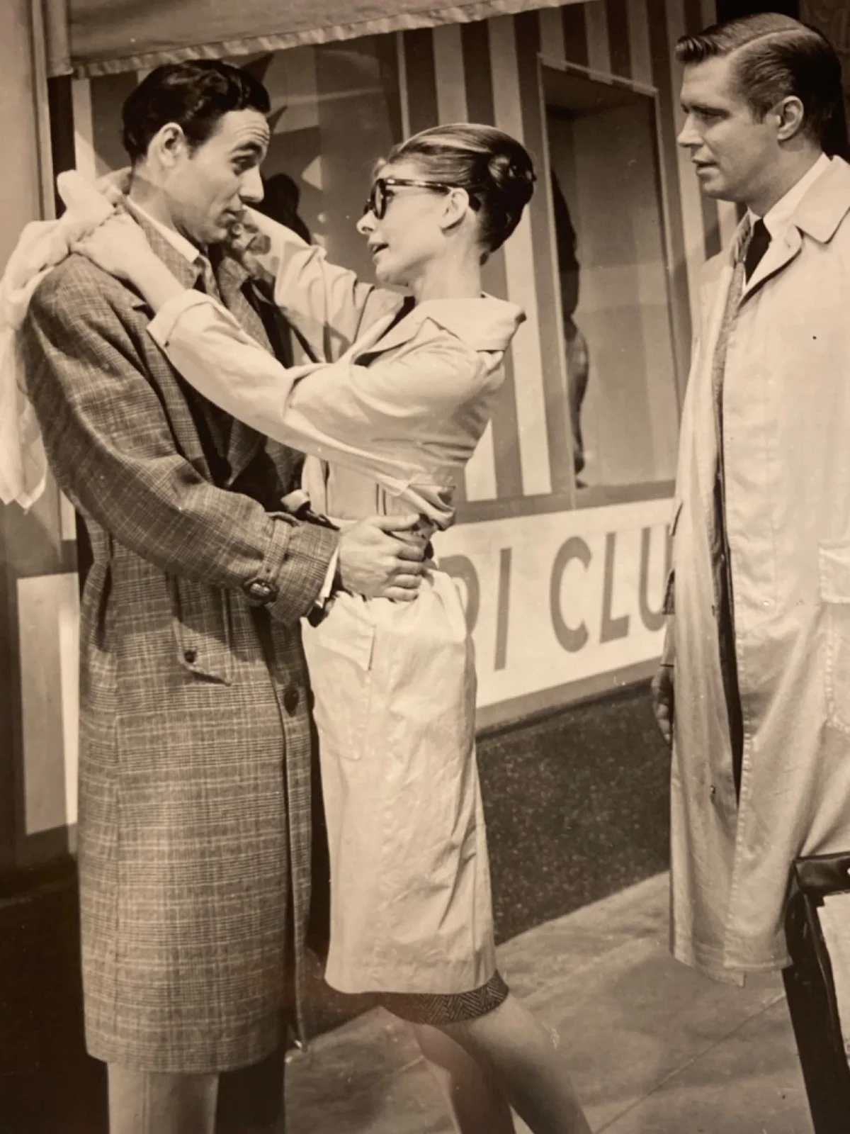 Hand SIGNED Al Avalon 8x10 Photo (w/ Audrey Hepburn) Breakfast at Tiffany's, изображение 2