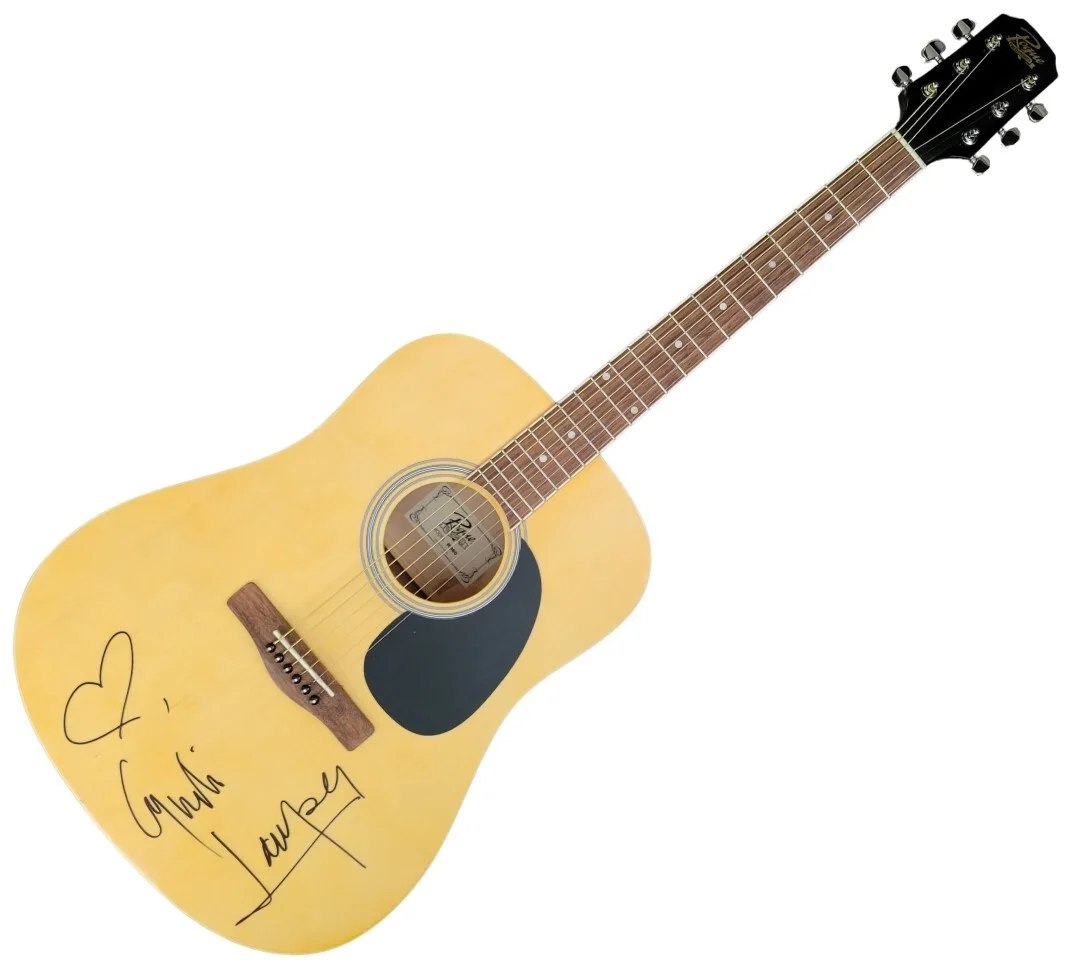 Cyndi Lauper Signed Full Size Acoustic Guitar COA Exact Proof Autographed, изображение 3
