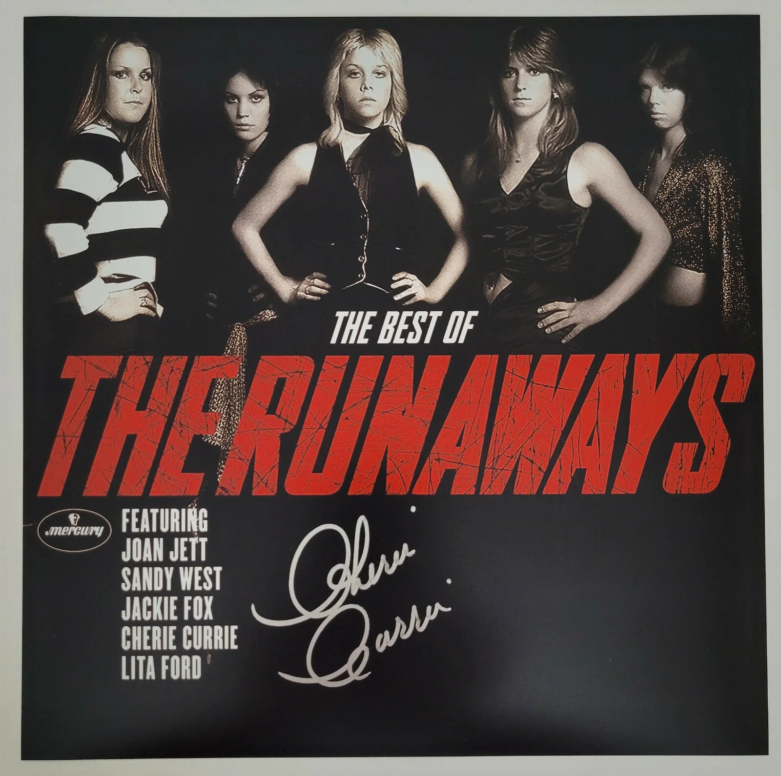 Cherie Currie signed The Best of The Runaways 12x12 album photo COA exact proof, изображение 2