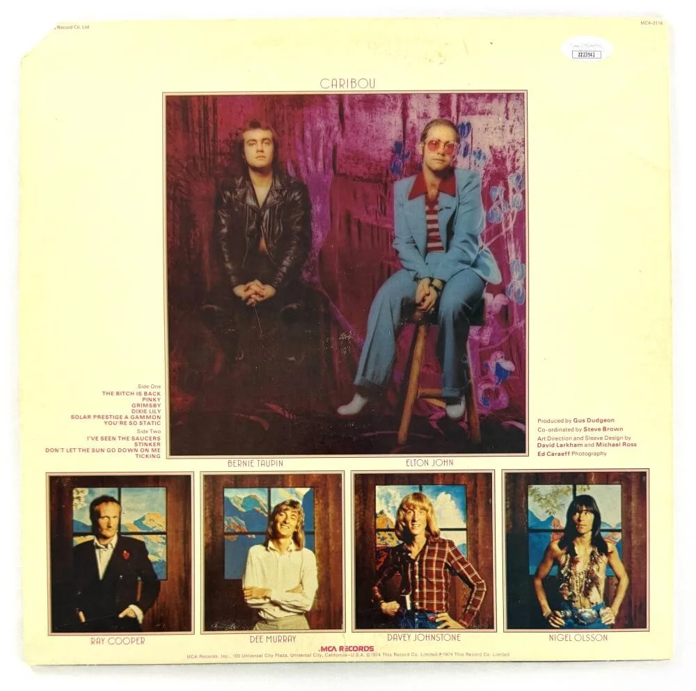 Elton John — Elton John Signed Autograph Caribou Album Record - Full Vintage Signature! JSA, изображение 2