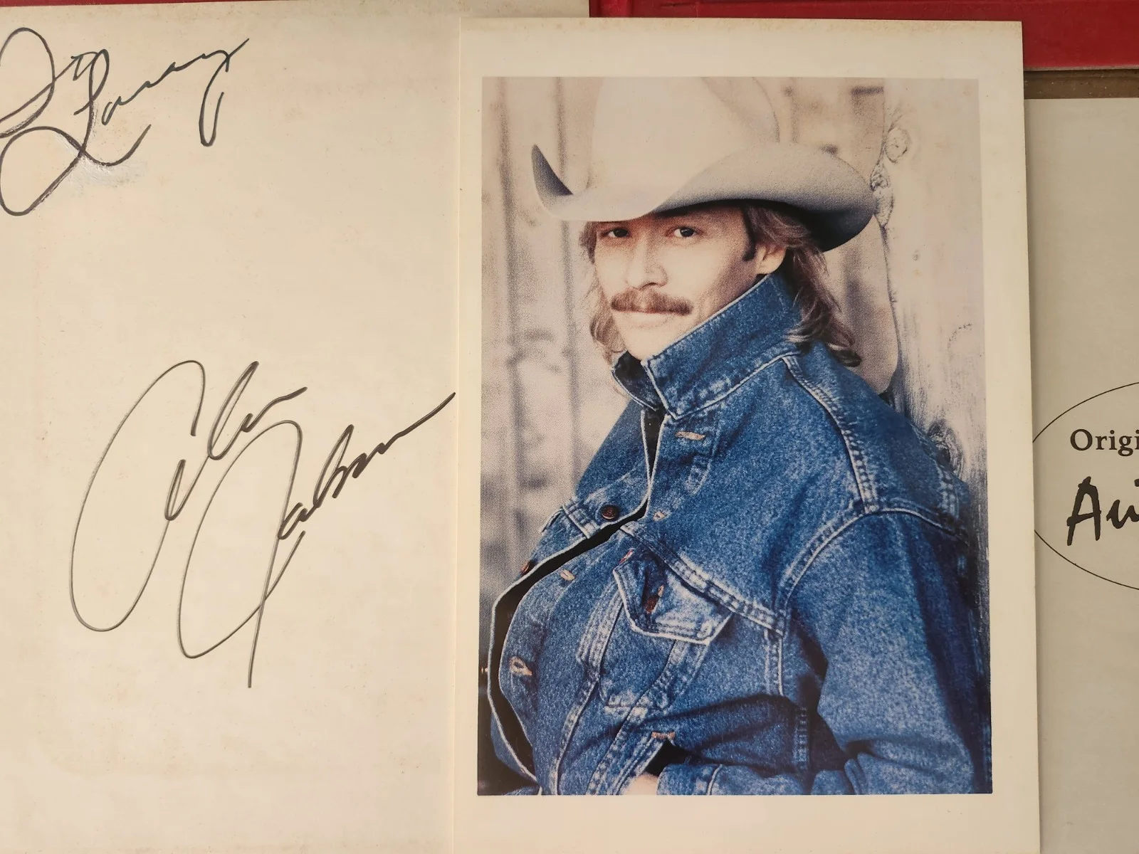 Alan Jackson Signed "To Larry Alan Jackson" Color PHOTO, 5.5"X8", In AJ ALBUM, изображение 3