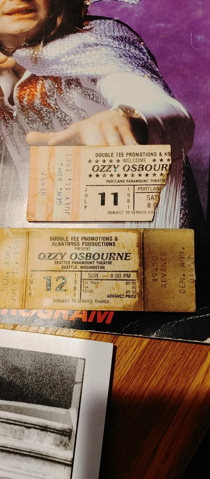 NO — OZZY OSBOURNE RANDY RHOADS BLIZZARD OF OZ TOUR PROGRAM BOOK PASS 2 TICKETS 8/10, image 2