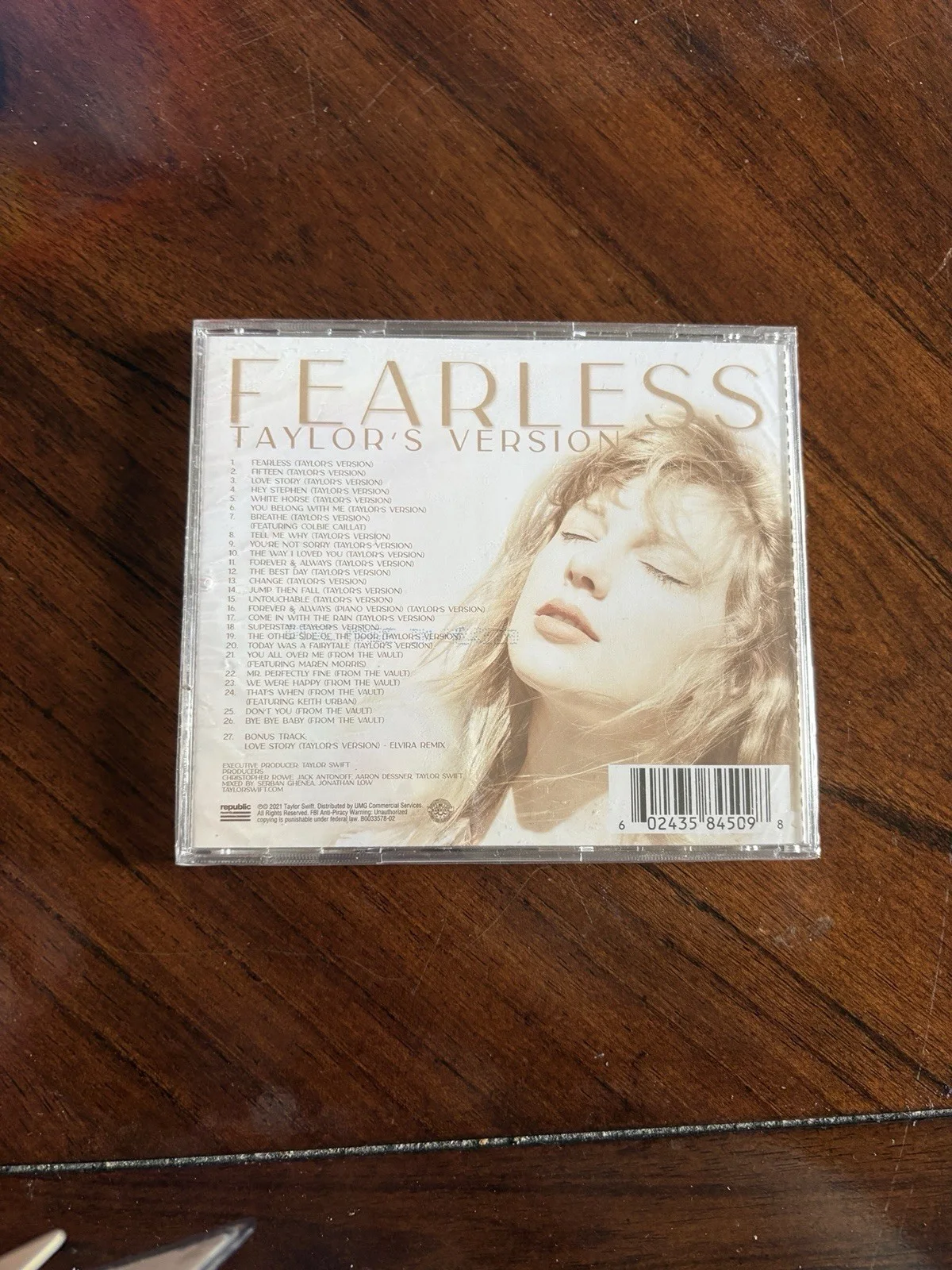 Taylor Swift Fearless (Taylor's Version) Signed Autographed CD **SEALED**, image 2