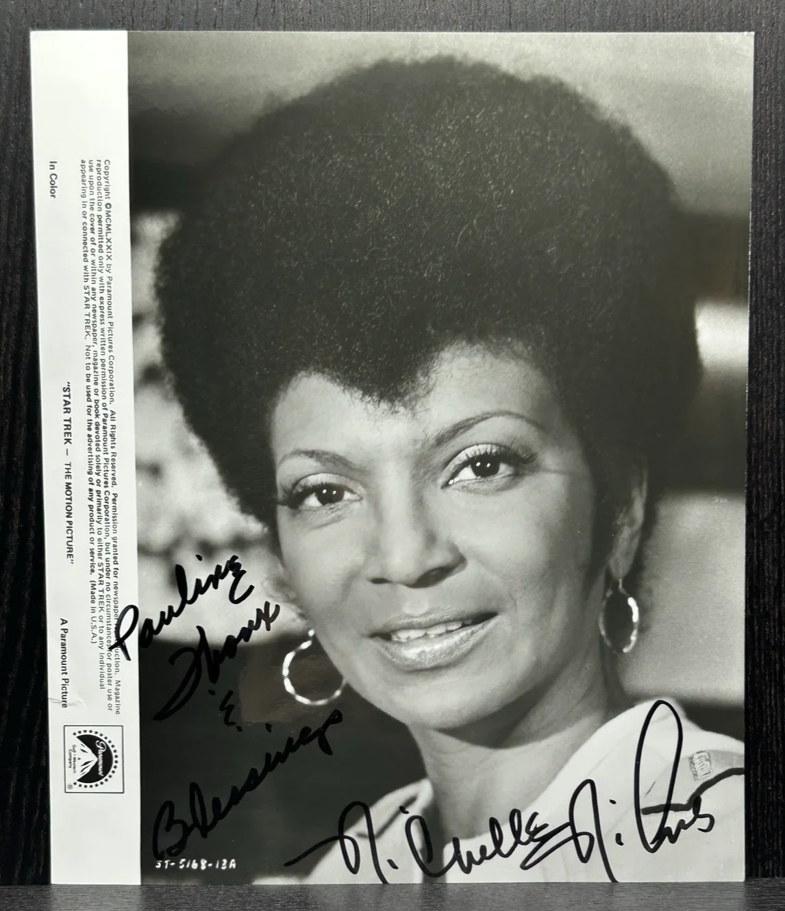 Nichelle Nichols — NICHELLE NICHOLS SIGNED 1979 PHOTO Original Autograph JSA COA Star Trek "UHURA"