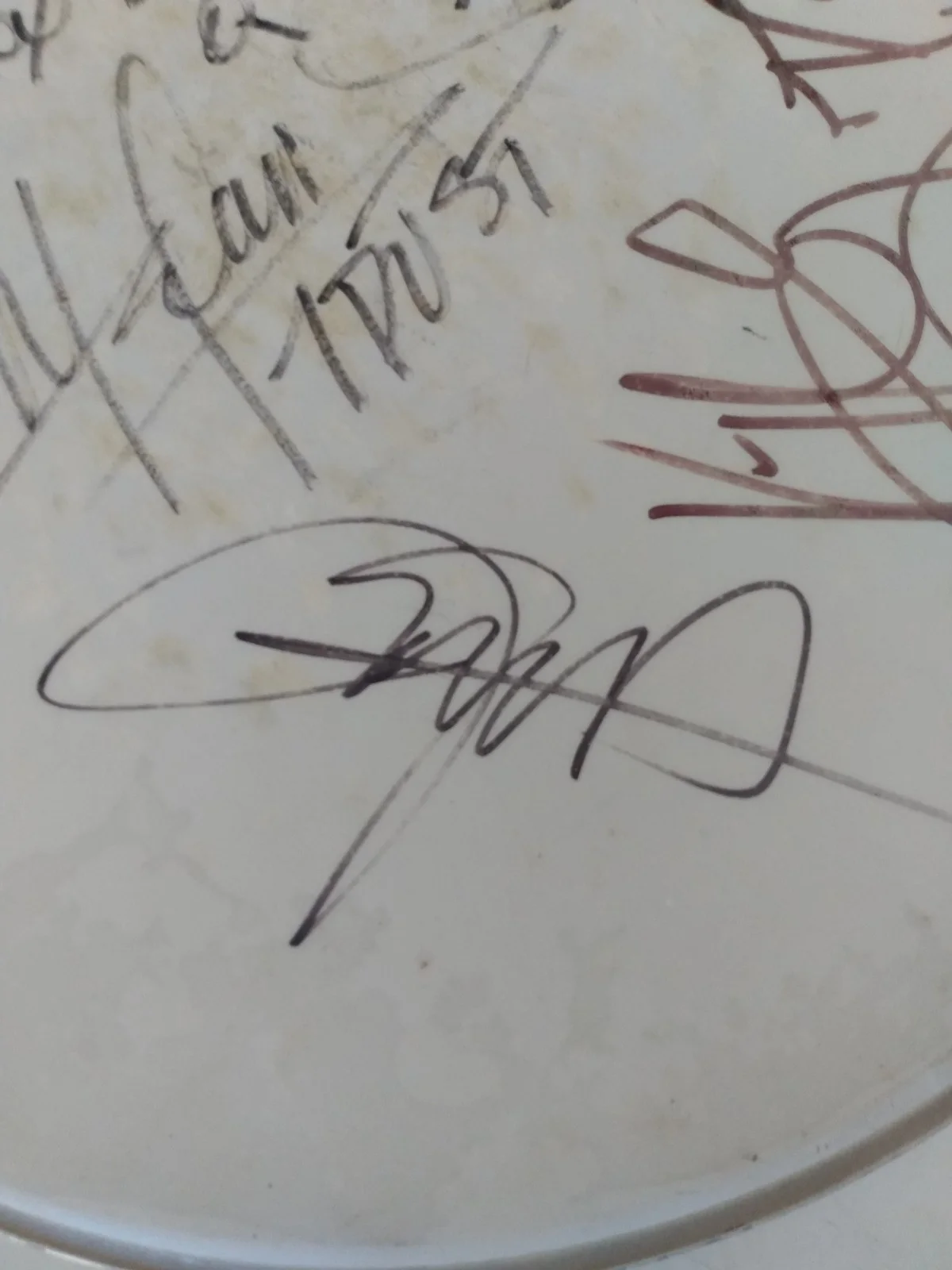 SEVENDUST SIGNED DRUMHEAD AND PASS AUTOGRAPHED WHOLE BAND 5X RARE 9-10-2001, изображение 5