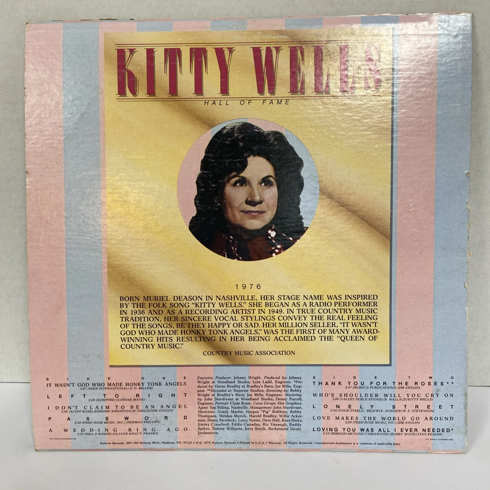 KITTY WELLS Autograph Signed 1979 Vinyl Record Jacket Country, image 2