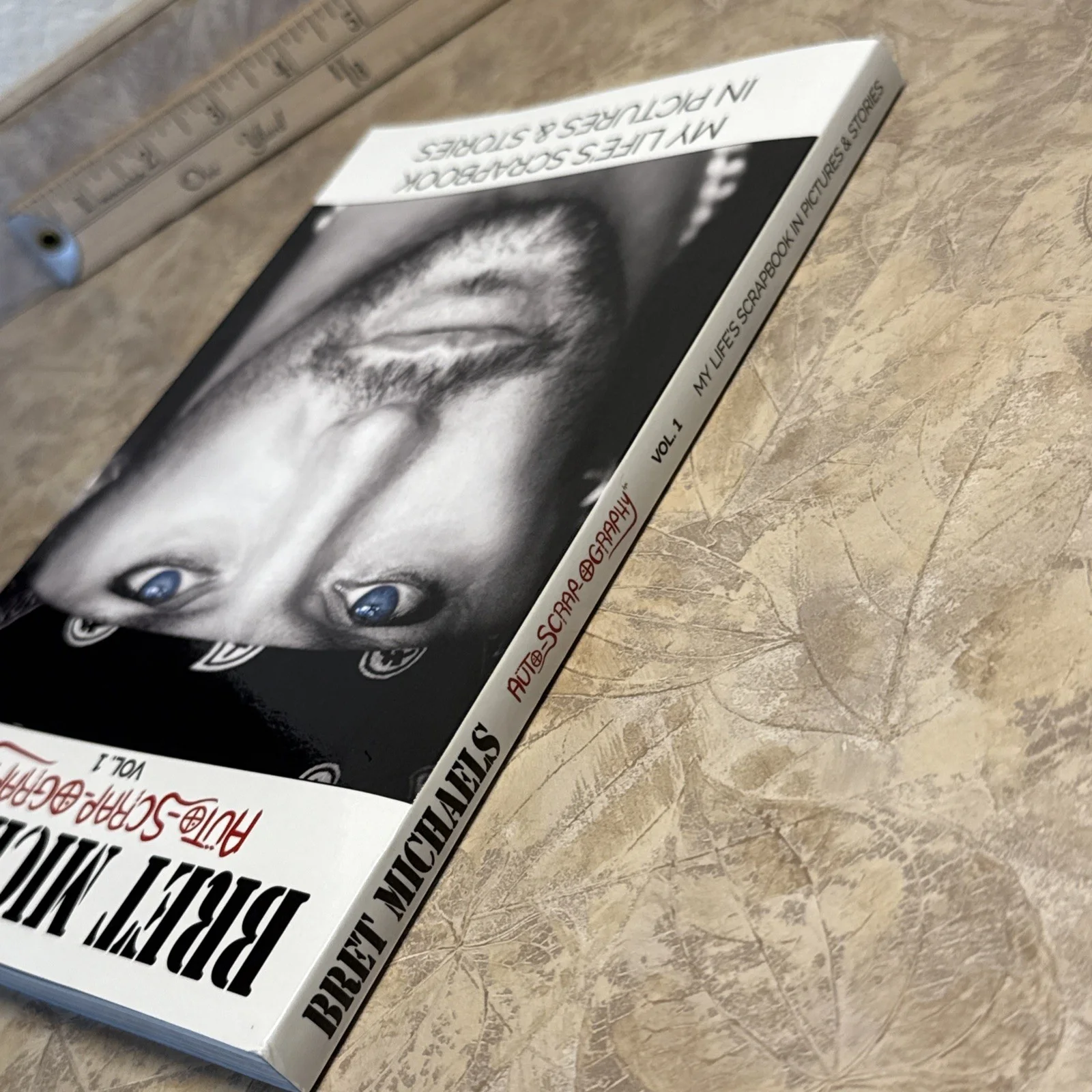 Bret Michaels Paperback Book AUTO-SCRAP-OGRAPHY Vol 1 Poison NEW, изображение 3